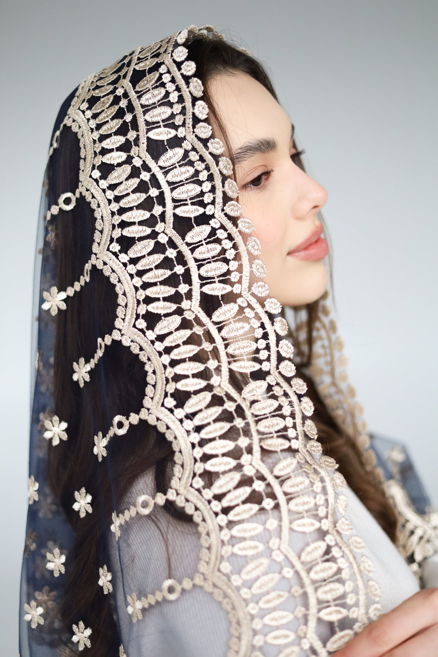 GOLD & BLUE VEIL