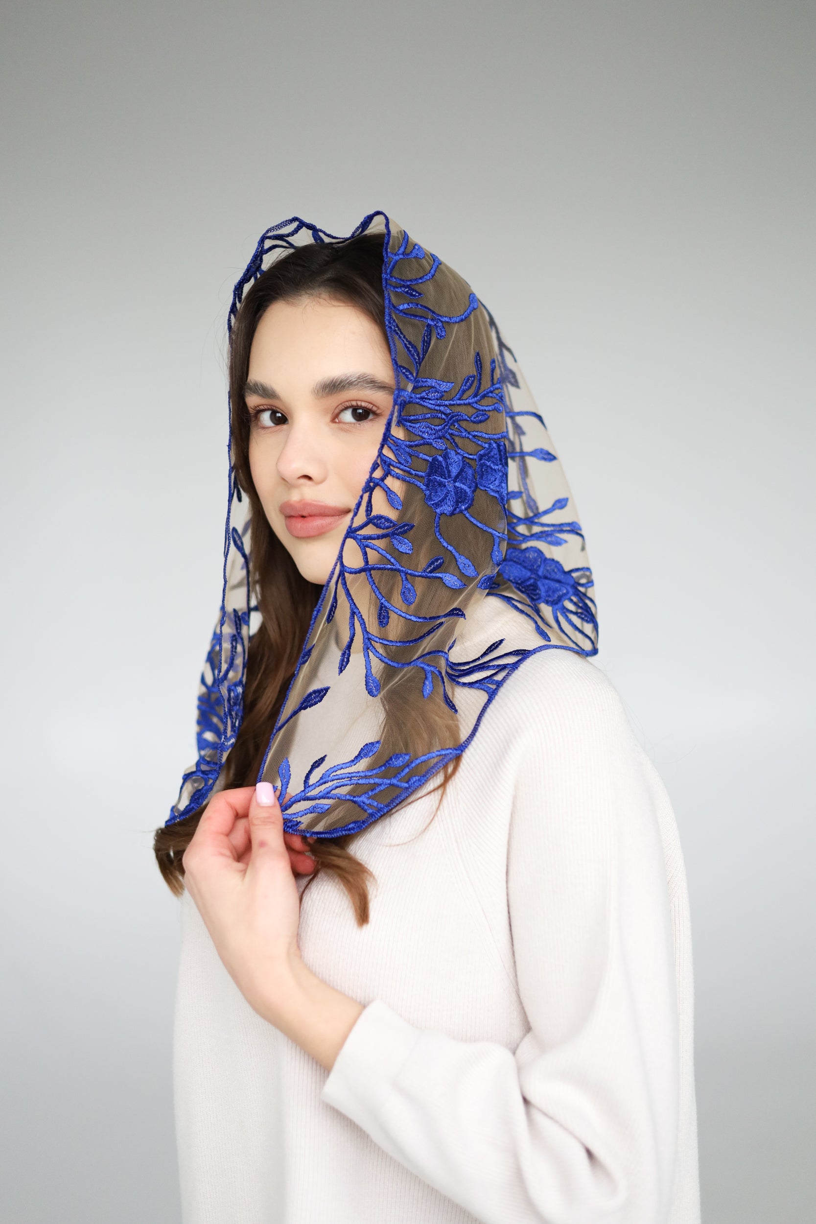 TRIANGLE BLUE & NUDE VEIL - MariaVeils
