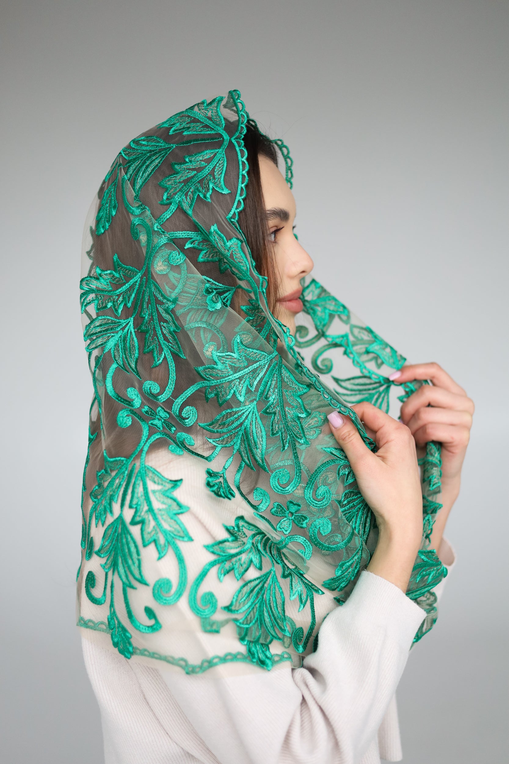 GREEN INFINITY VEIL - MariaVeils