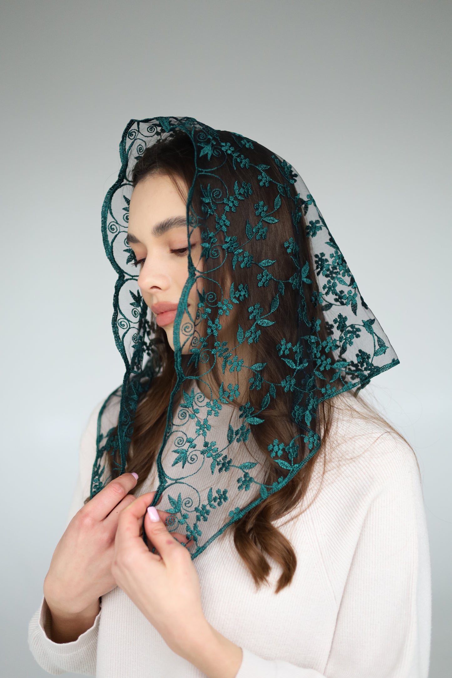 TRIANGLE GREEN VEIL - MariaVeils