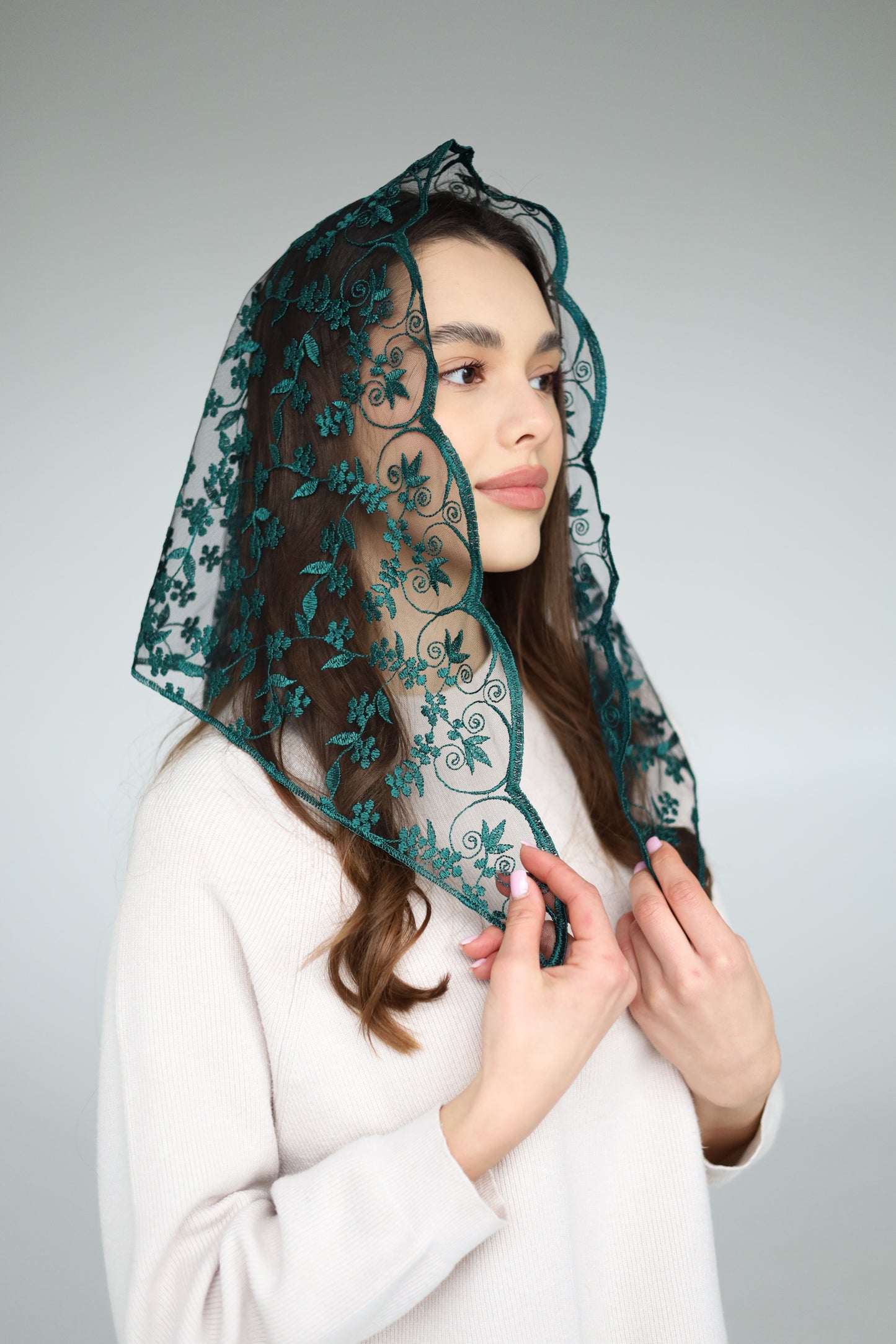 TRIANGLE GREEN VEIL - MariaVeils