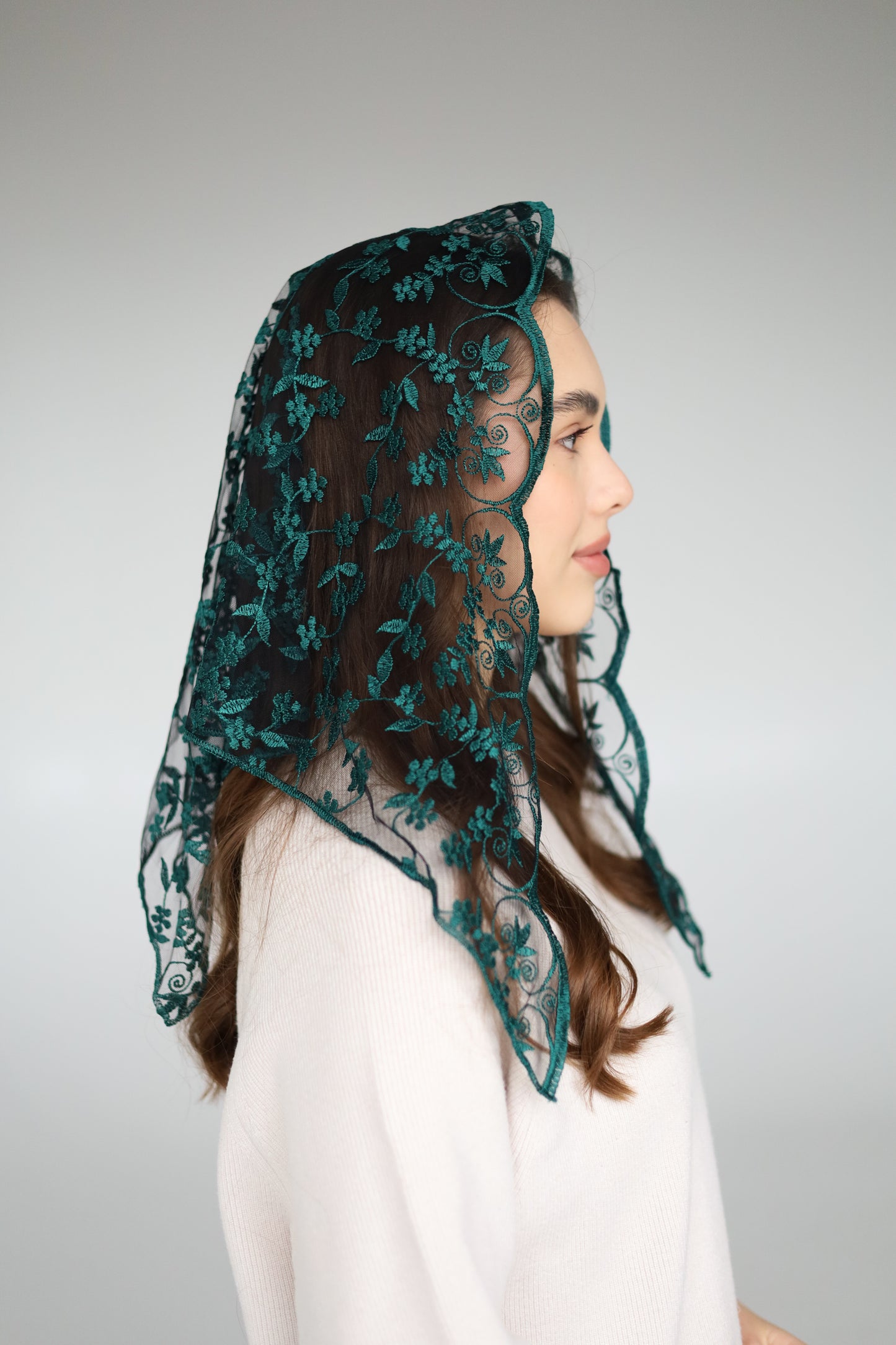 TRIANGLE GREEN VEIL - MariaVeils