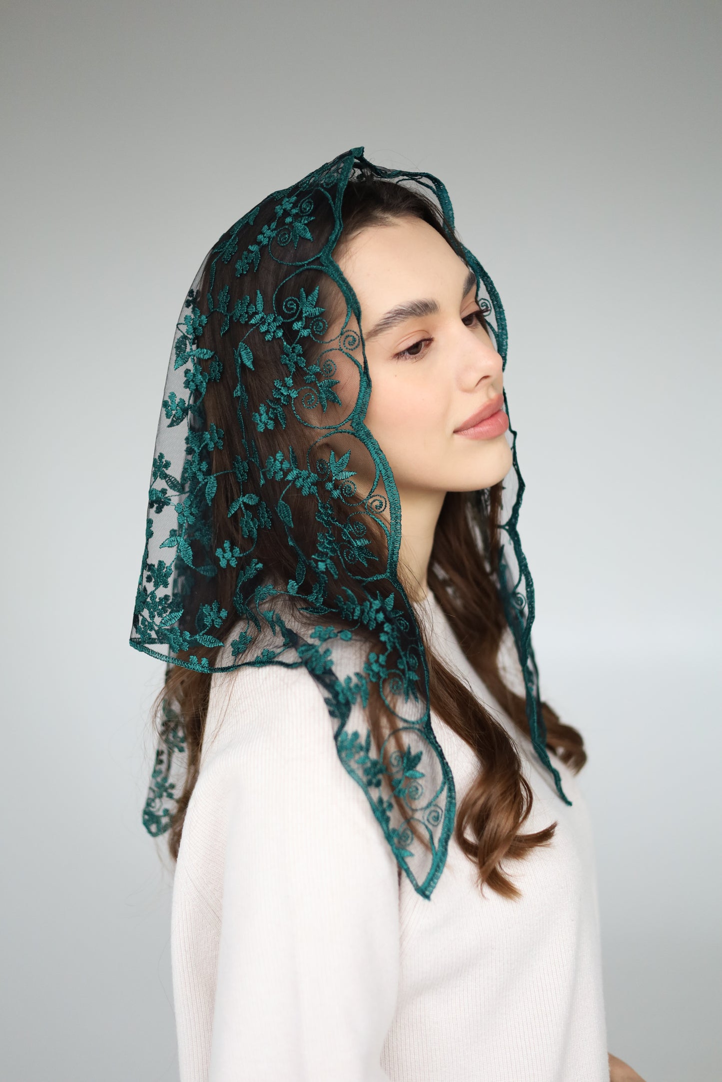 TRIANGLE GREEN VEIL - MariaVeils