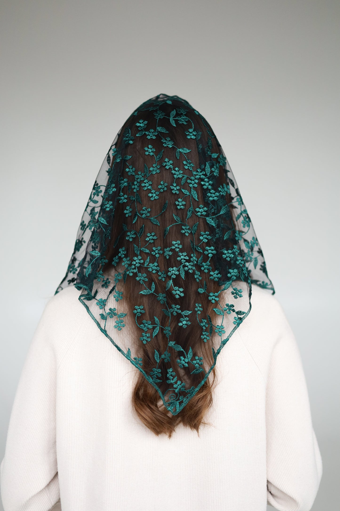 TRIANGLE GREEN VEIL - MariaVeils