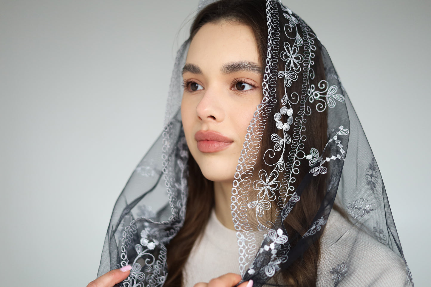 GREY INFINITY MANTILLA - MariaVeils