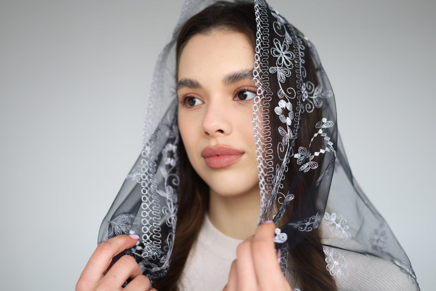 GREY INFINITY MANTILLA - MariaVeils