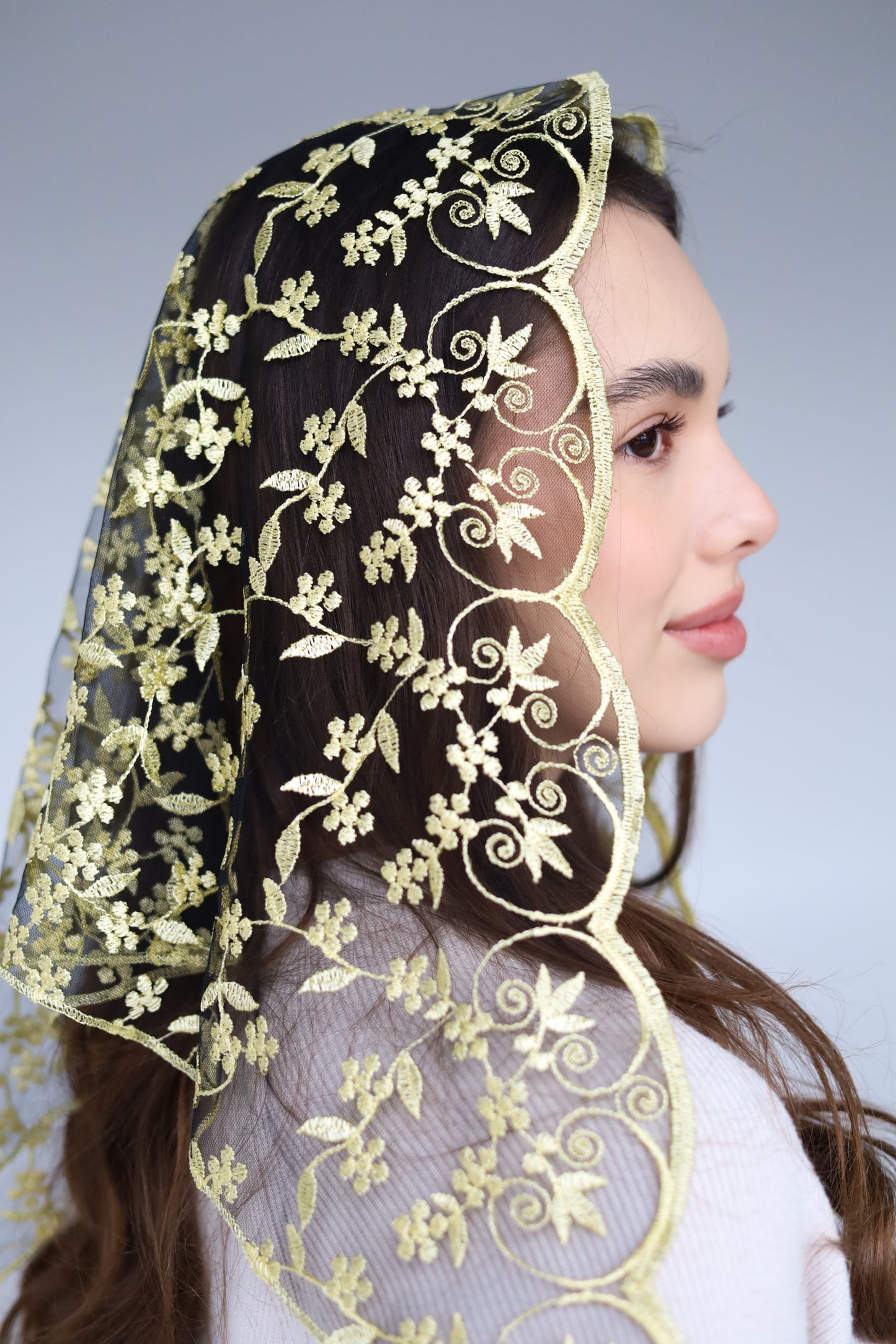 YELLOW TRIANGLE VEIL