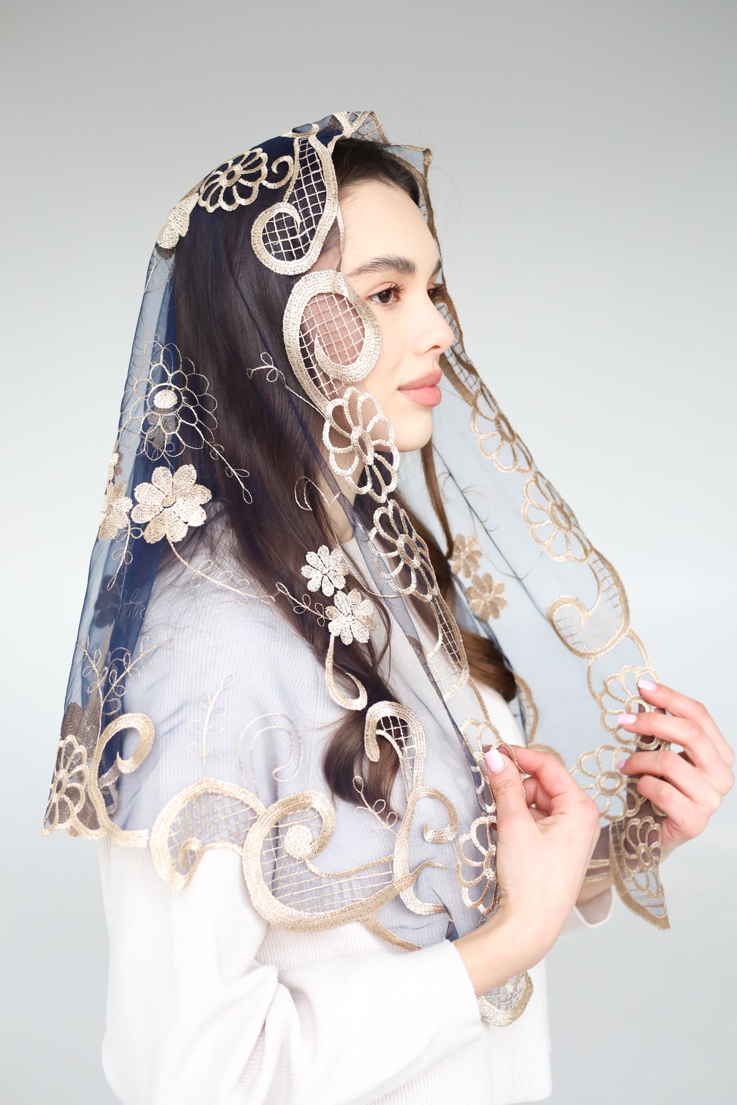 GOLD LONG FLORAL VEIL