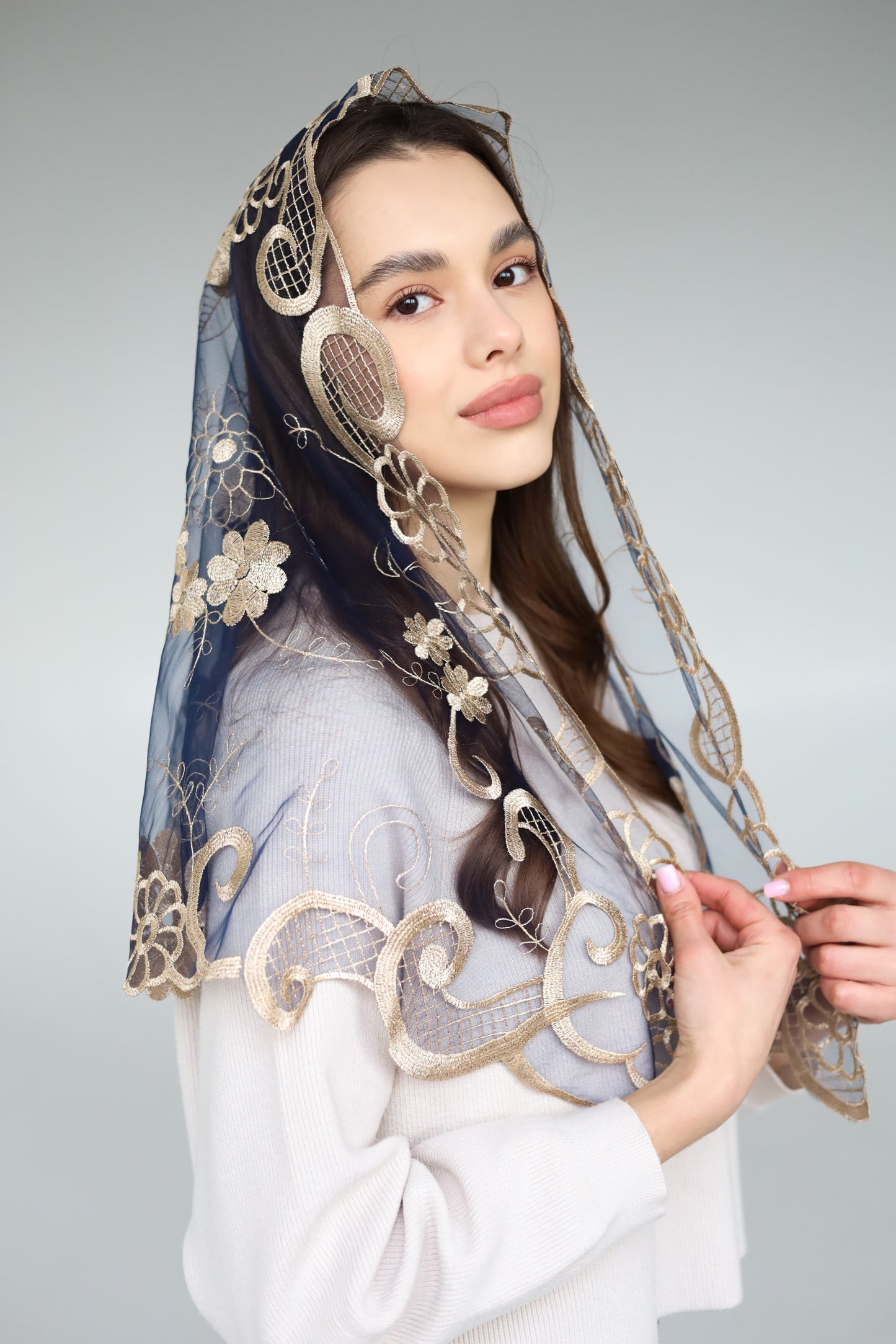 GOLD LONG FLORAL VEIL