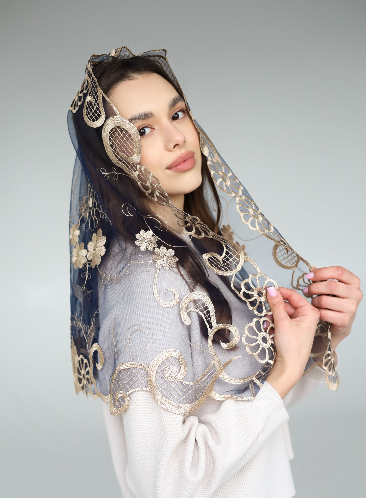 GOLD LONG FLORAL VEIL