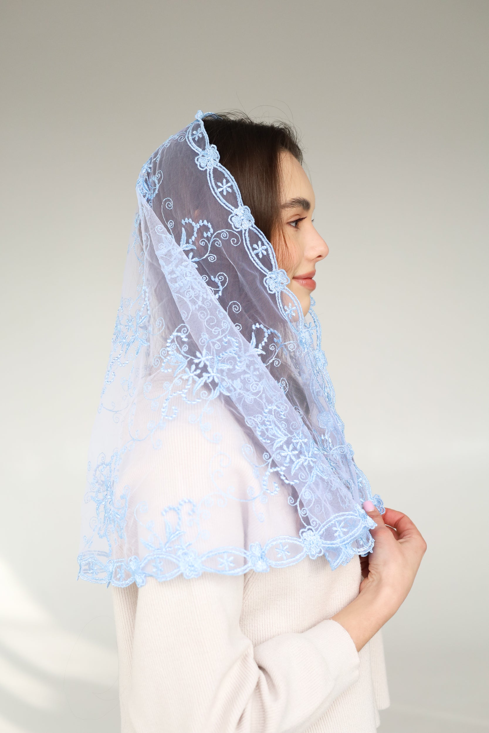 LONG LIGHT BLUE MANTILLA - MariaVeils