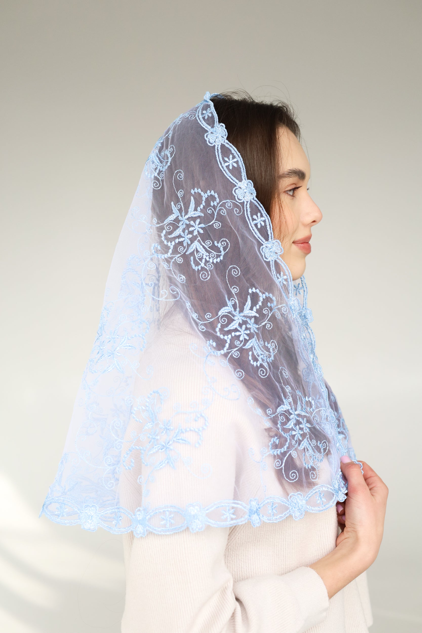 LONG LIGHT BLUE MANTILLA - MariaVeils