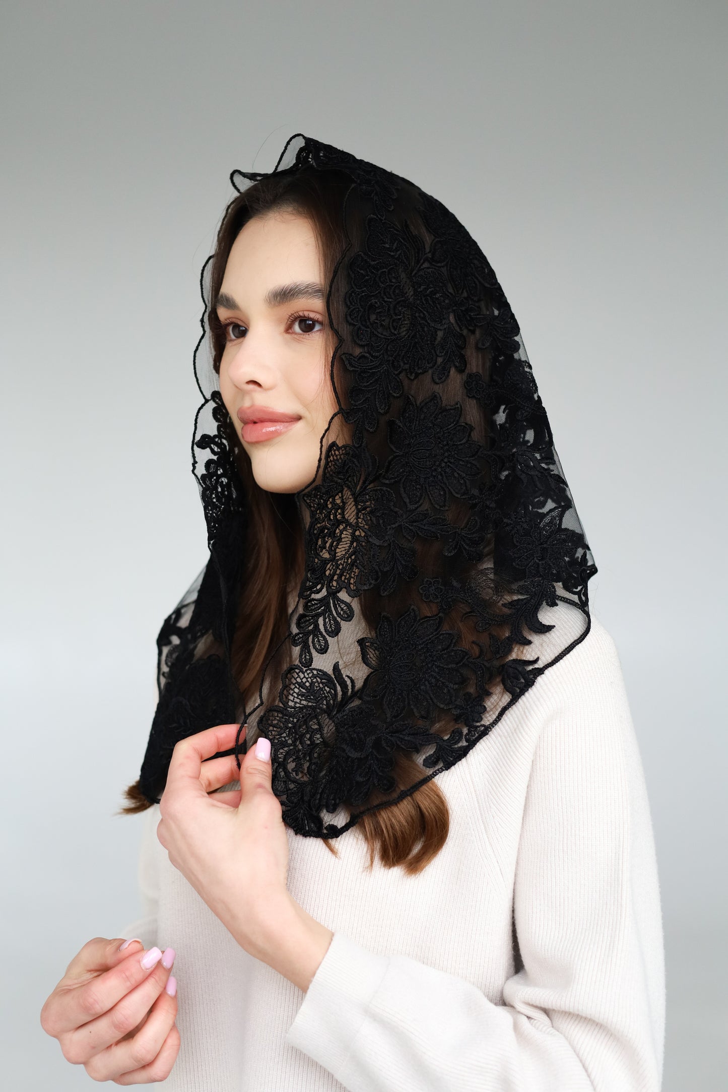 BLACK TRIANGLE VEIL