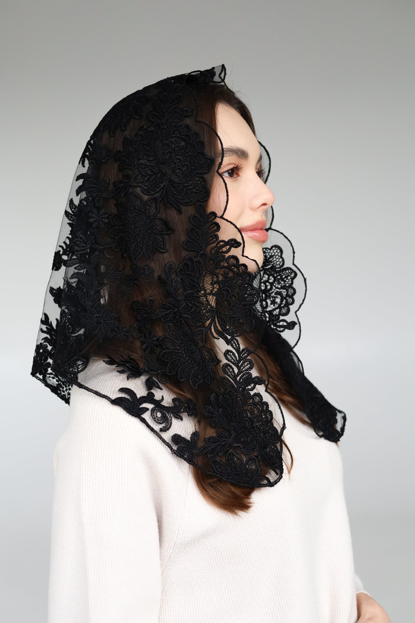 BLACK TRIANGLE VEIL