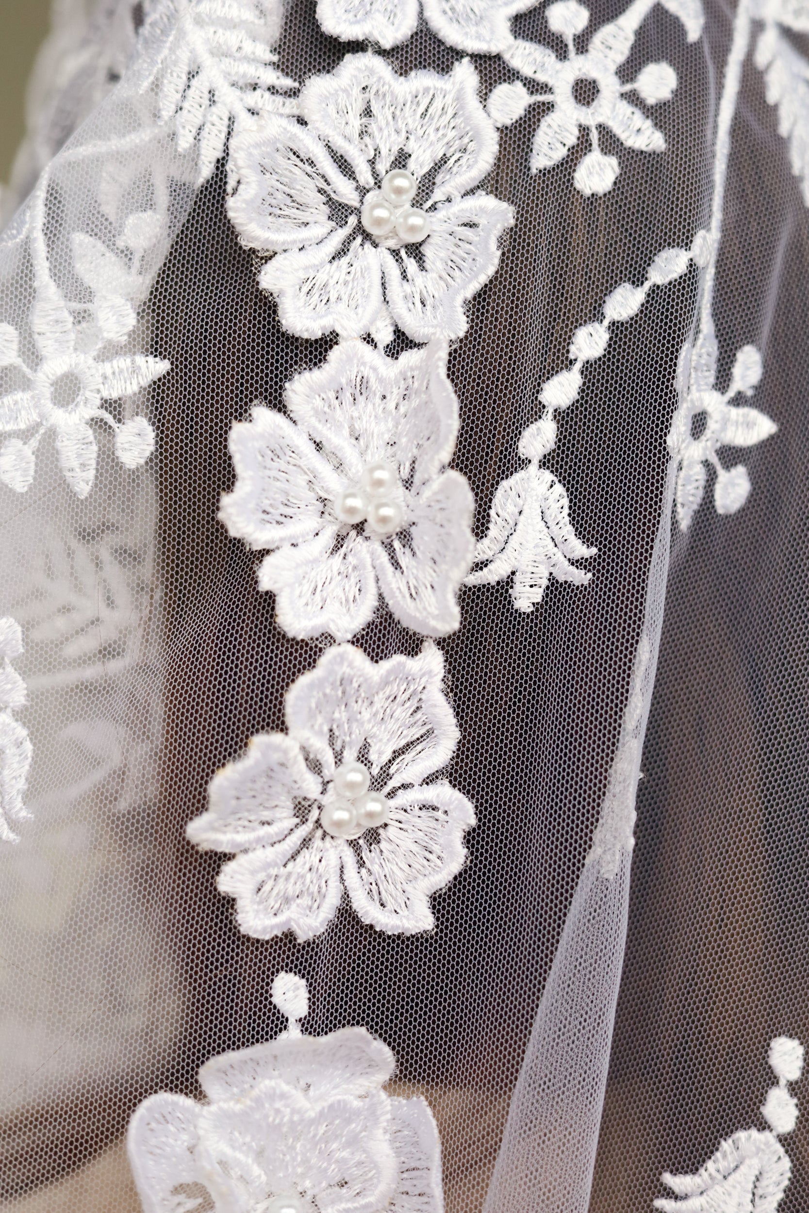 3D SHORT WHITE VEIL - MariaVeils