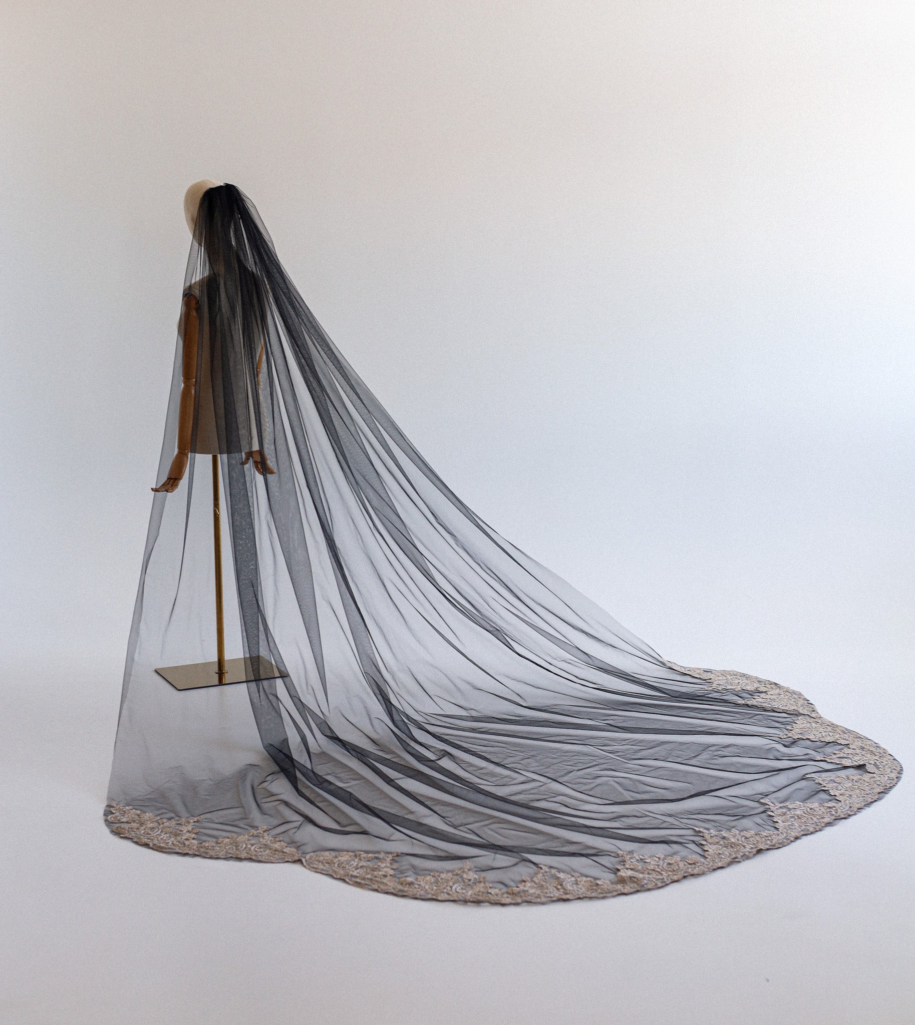 BRIELLE WEDDING VEIL - MariaVeils
