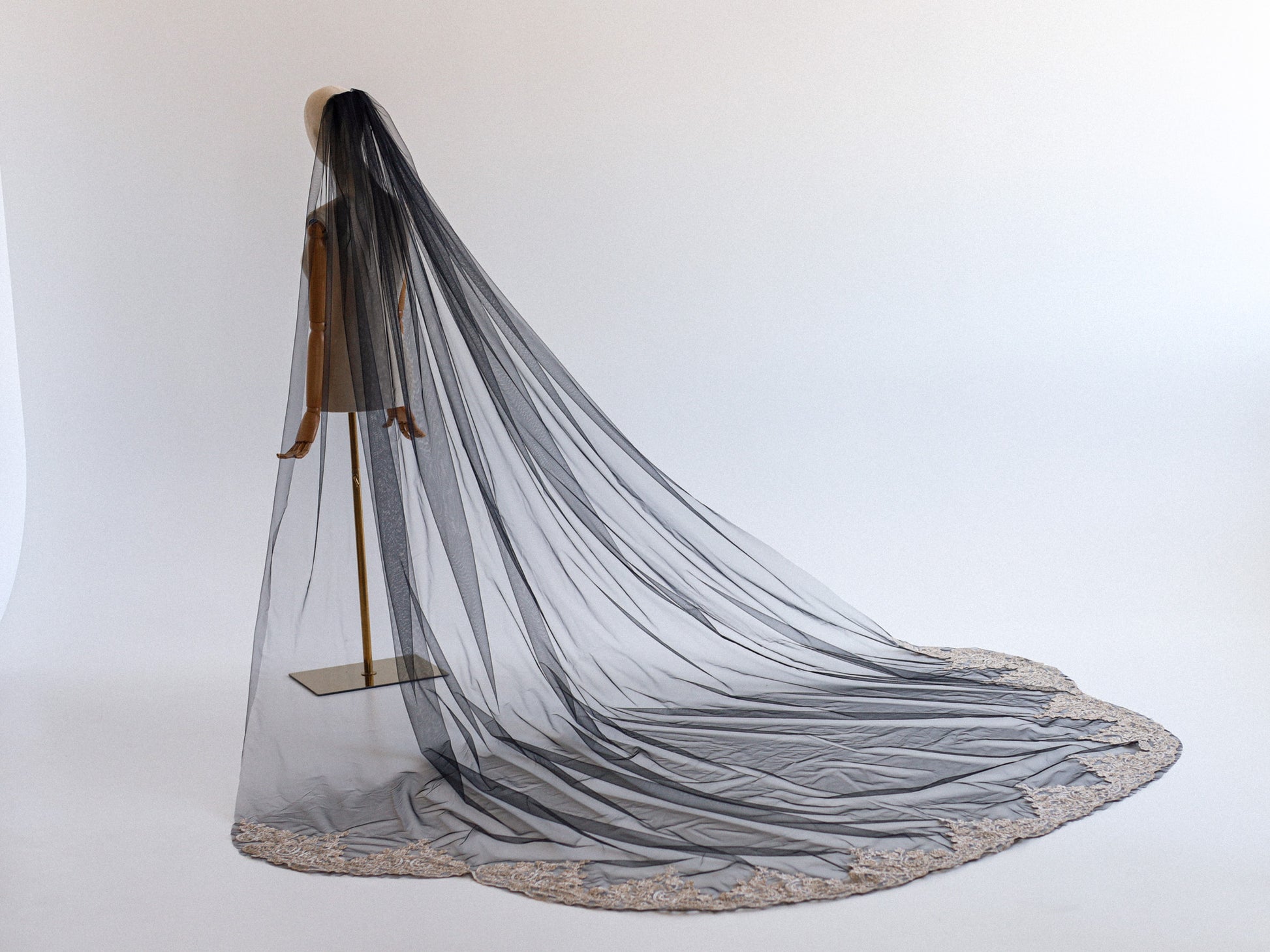 BRIELLE WEDDING VEIL - MariaVeils