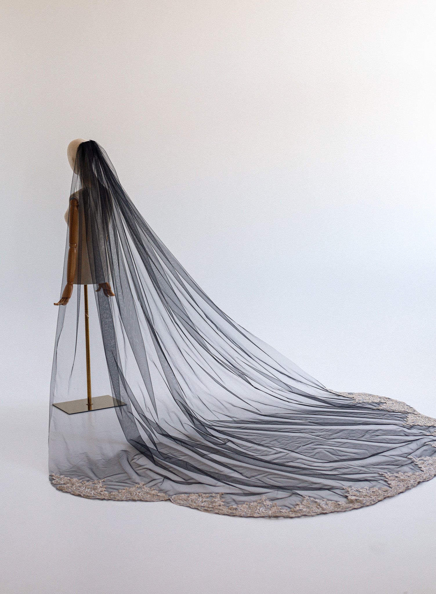 BRIELLE WEDDING VEIL - MariaVeils