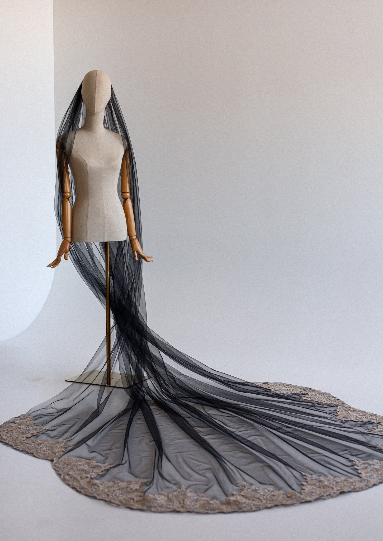 BRIELLE WEDDING VEIL - MariaVeils