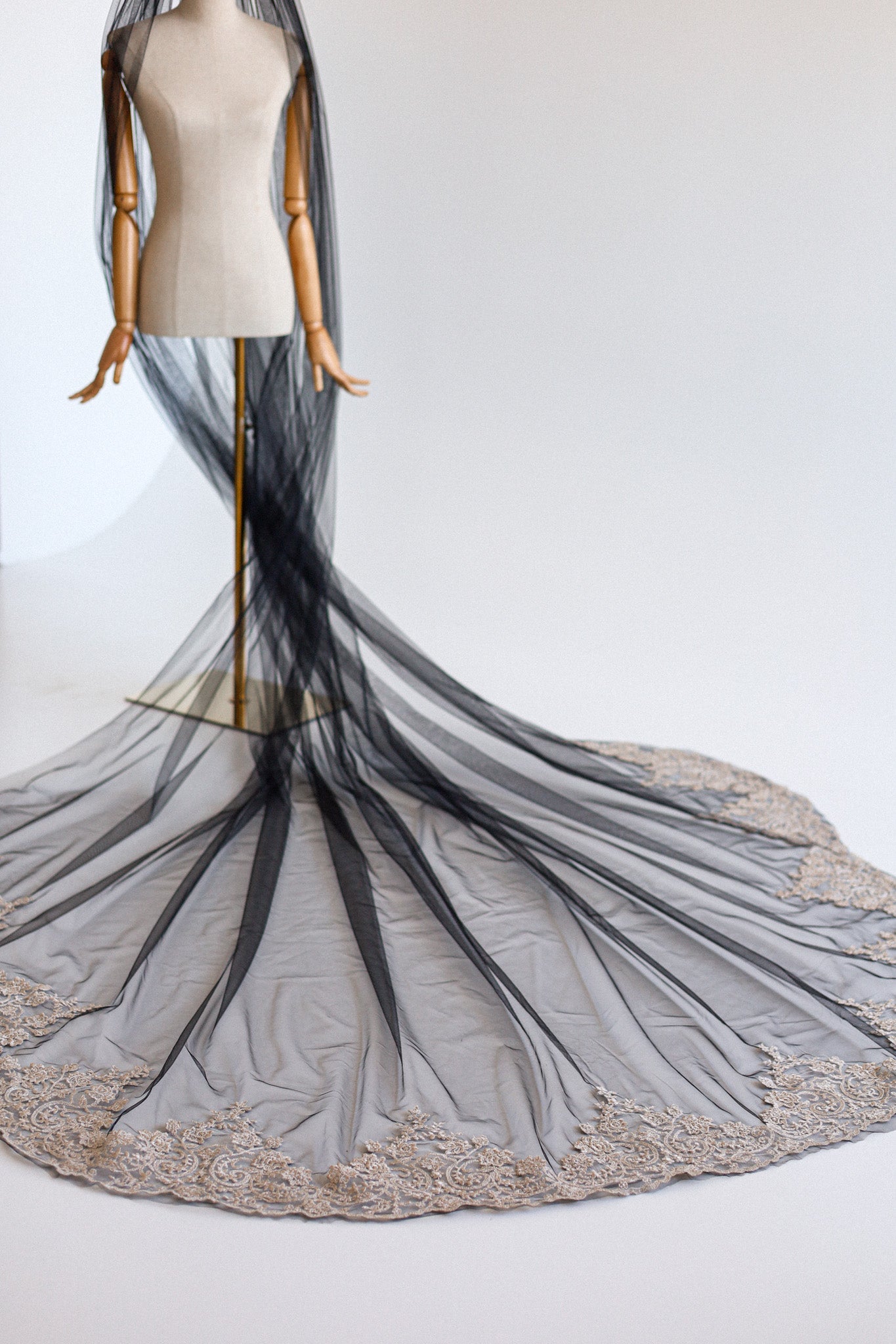 BRIELLE WEDDING VEIL - MariaVeils