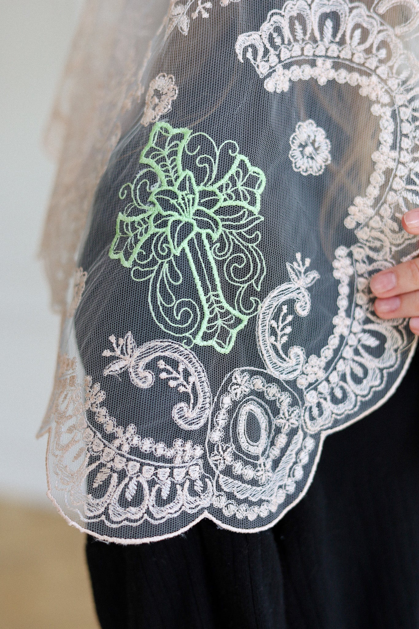 NEW LACE VEIL