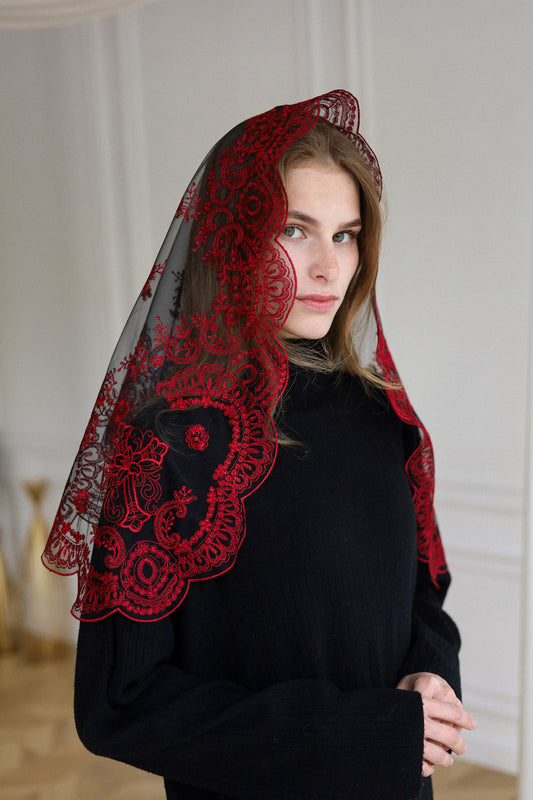 BURGUNDY LACE VEIL
