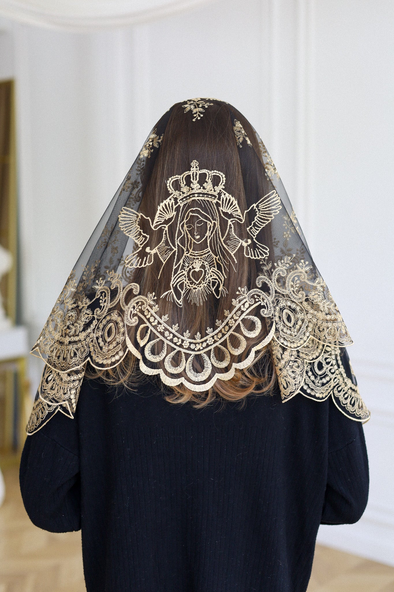 GOLD LACE VEIL