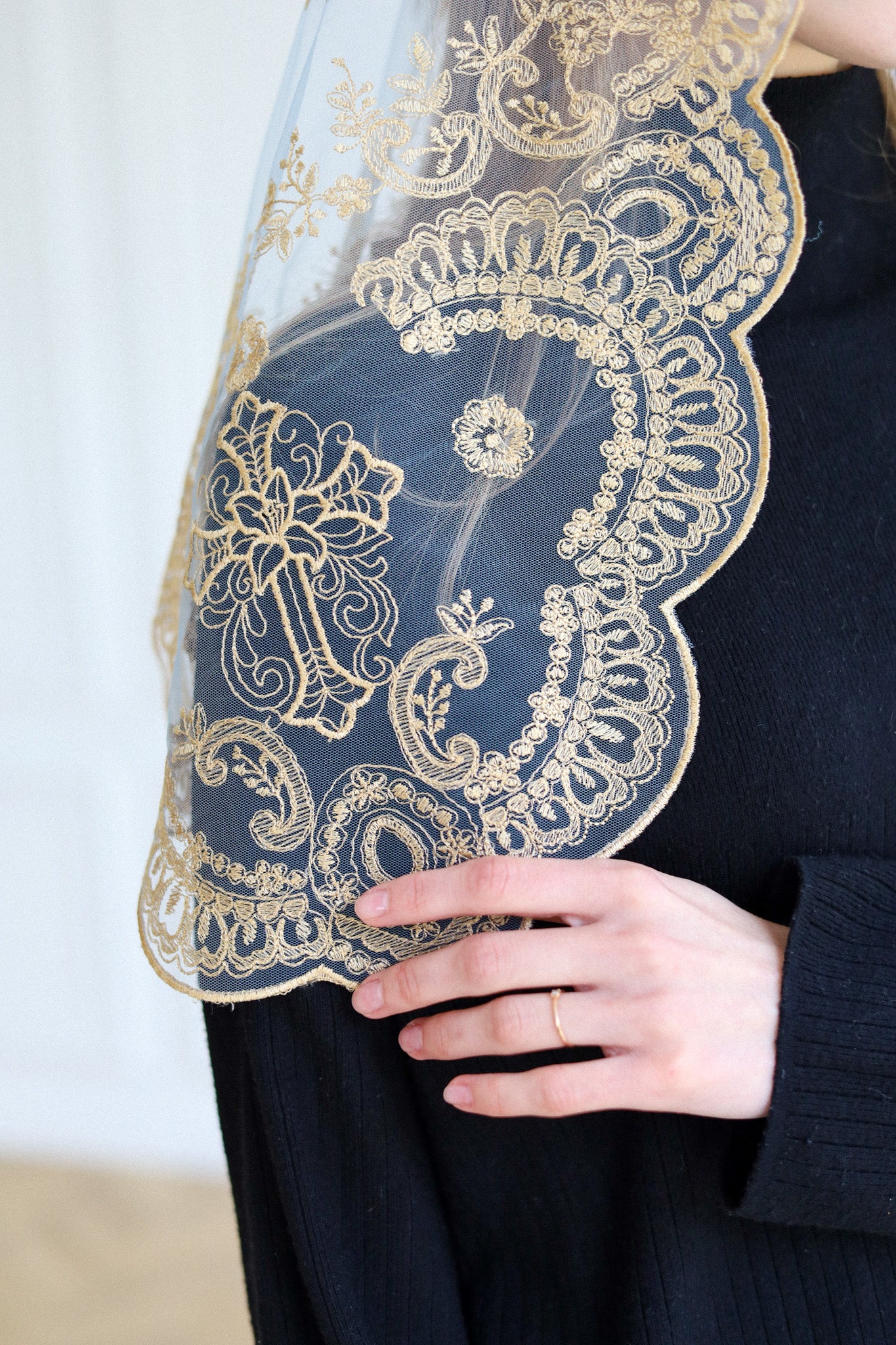 GOLD LACE NEW VEIL