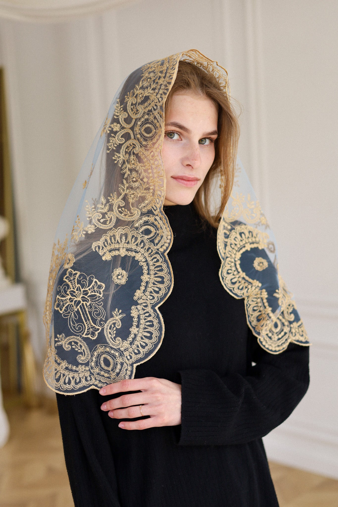 GOLD LACE NEW VEIL