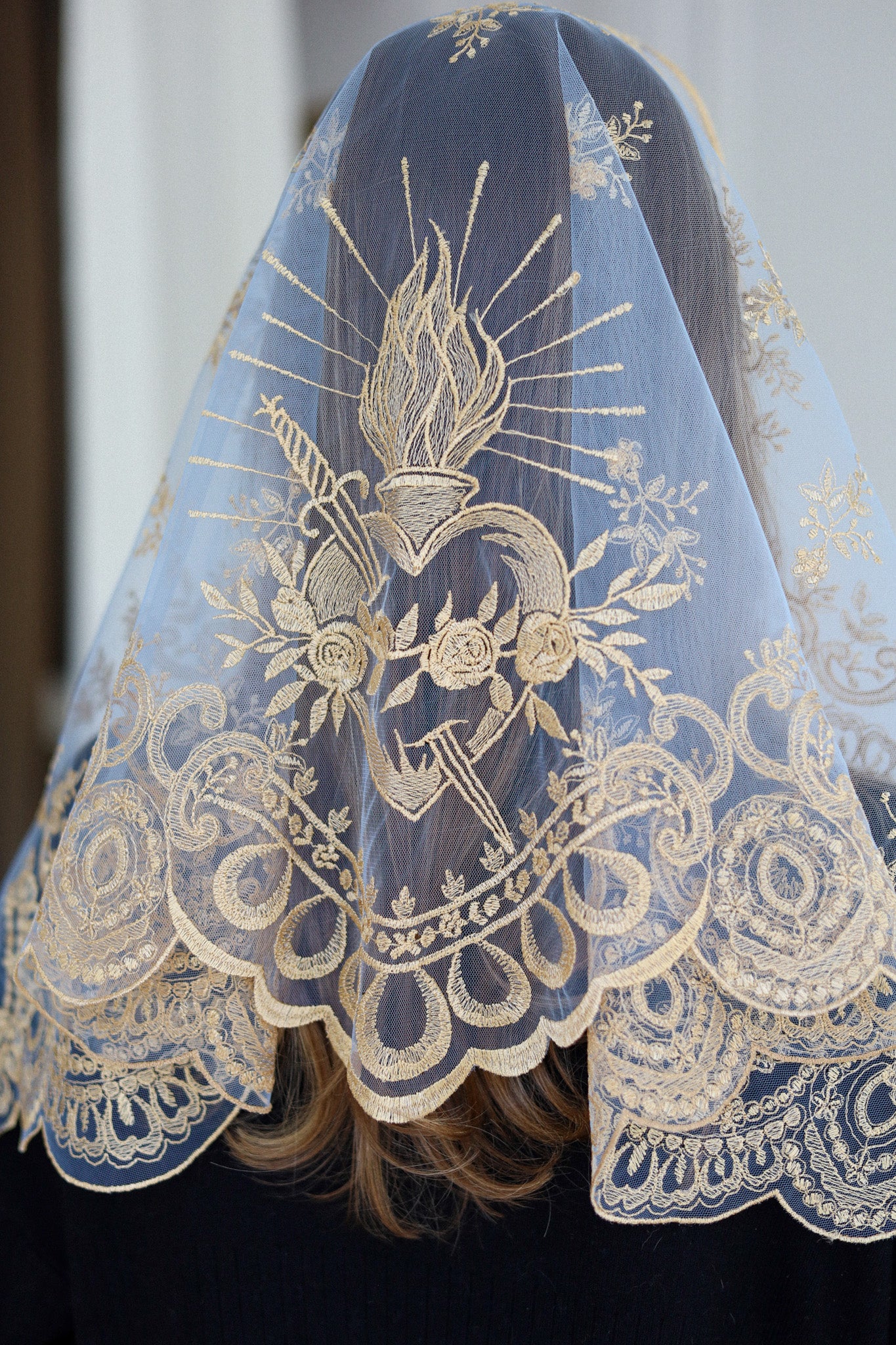 GOLD LACE NEW VEIL