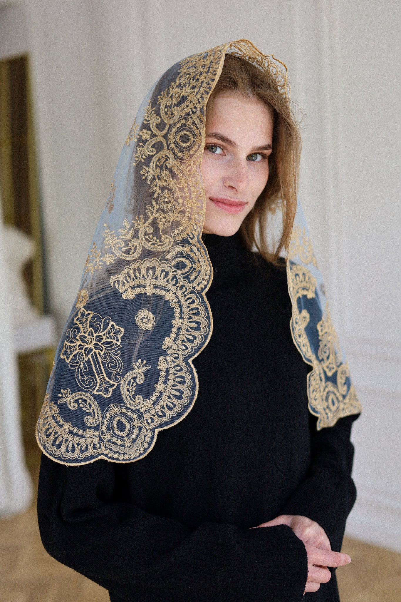 GOLD LACE NEW VEIL