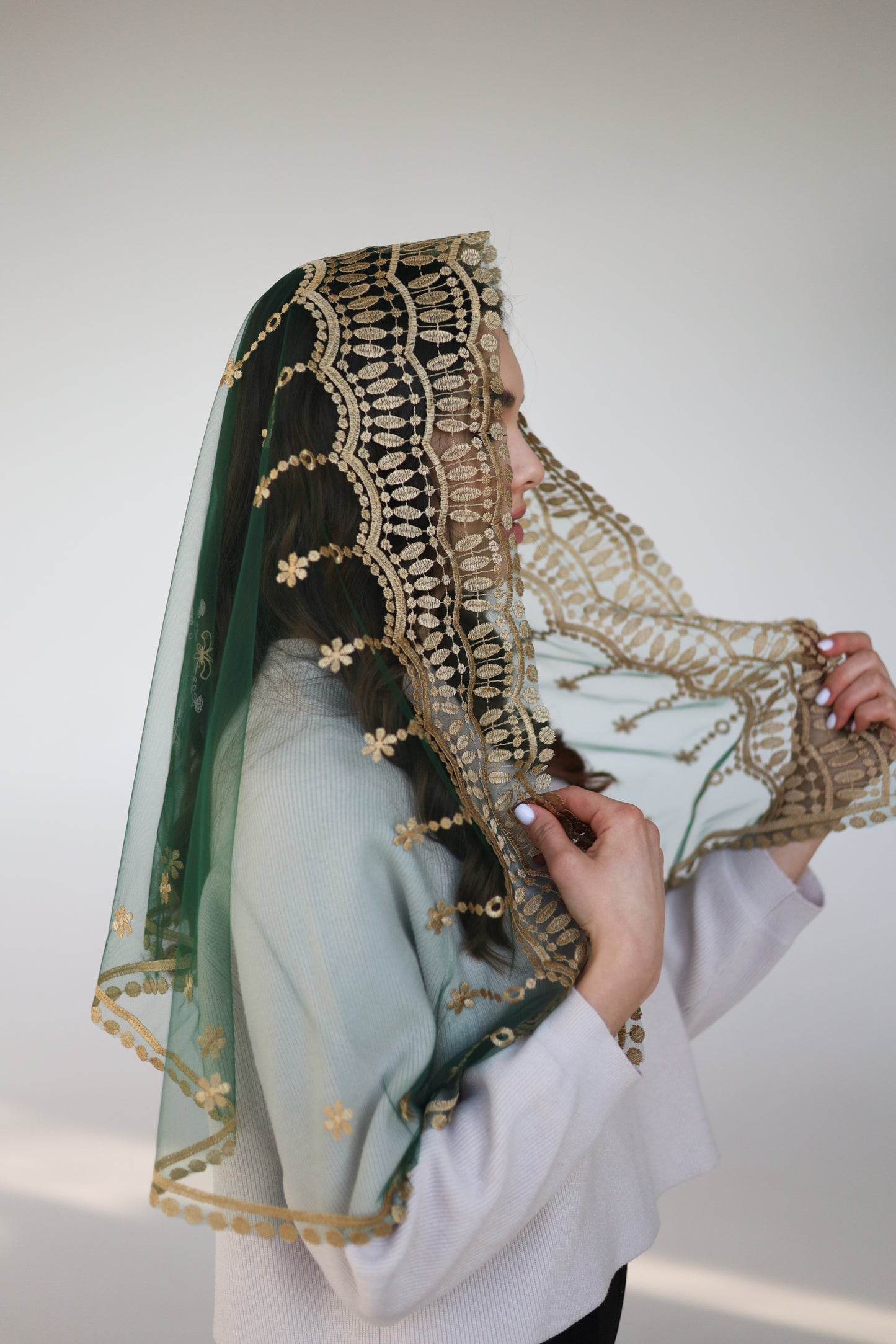 VEIL WITH JESUS EMBROIDERY