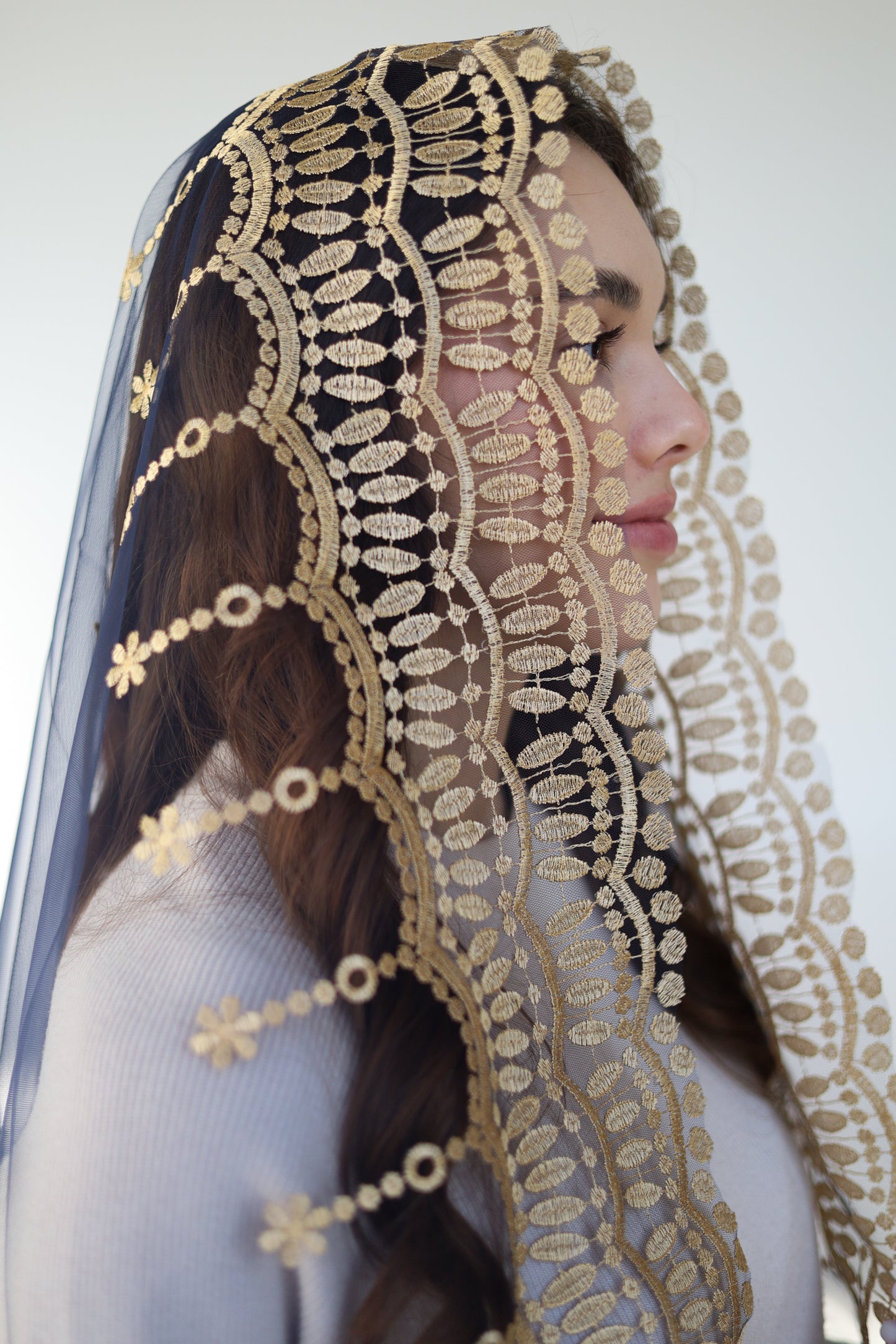 MANTILLA WITH HEART EMBROIDERY