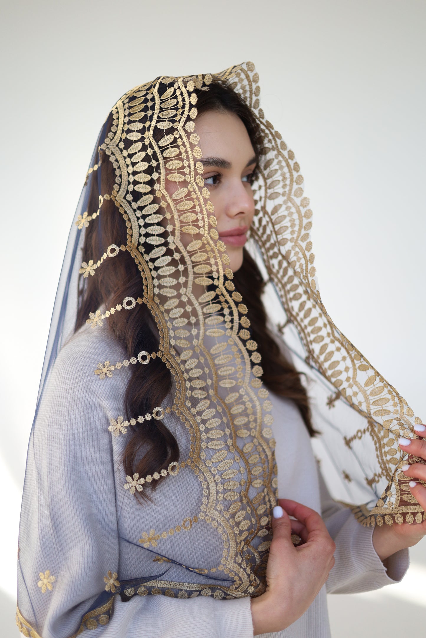 MANTILLA WITH HEART EMBROIDERY