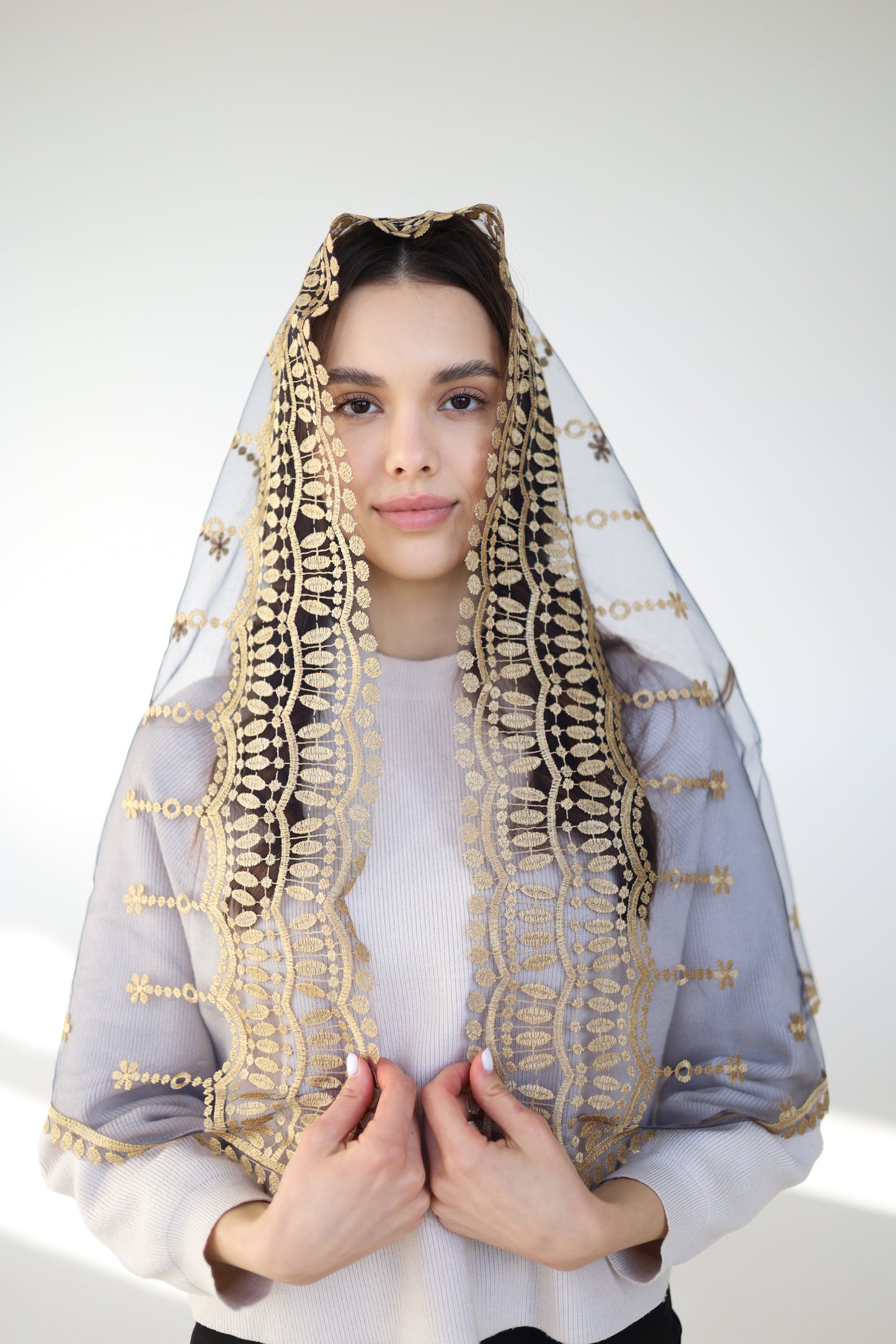 GOLD & BLUE VEIL WITH JESUS