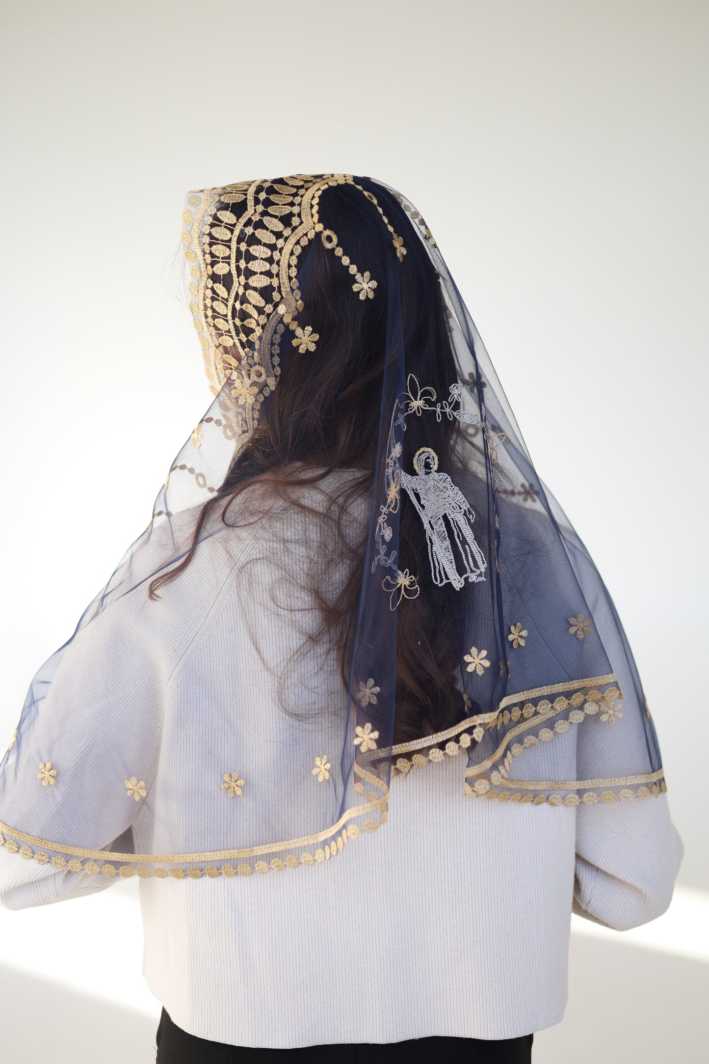 GOLD & BLUE VEIL WITH JESUS
