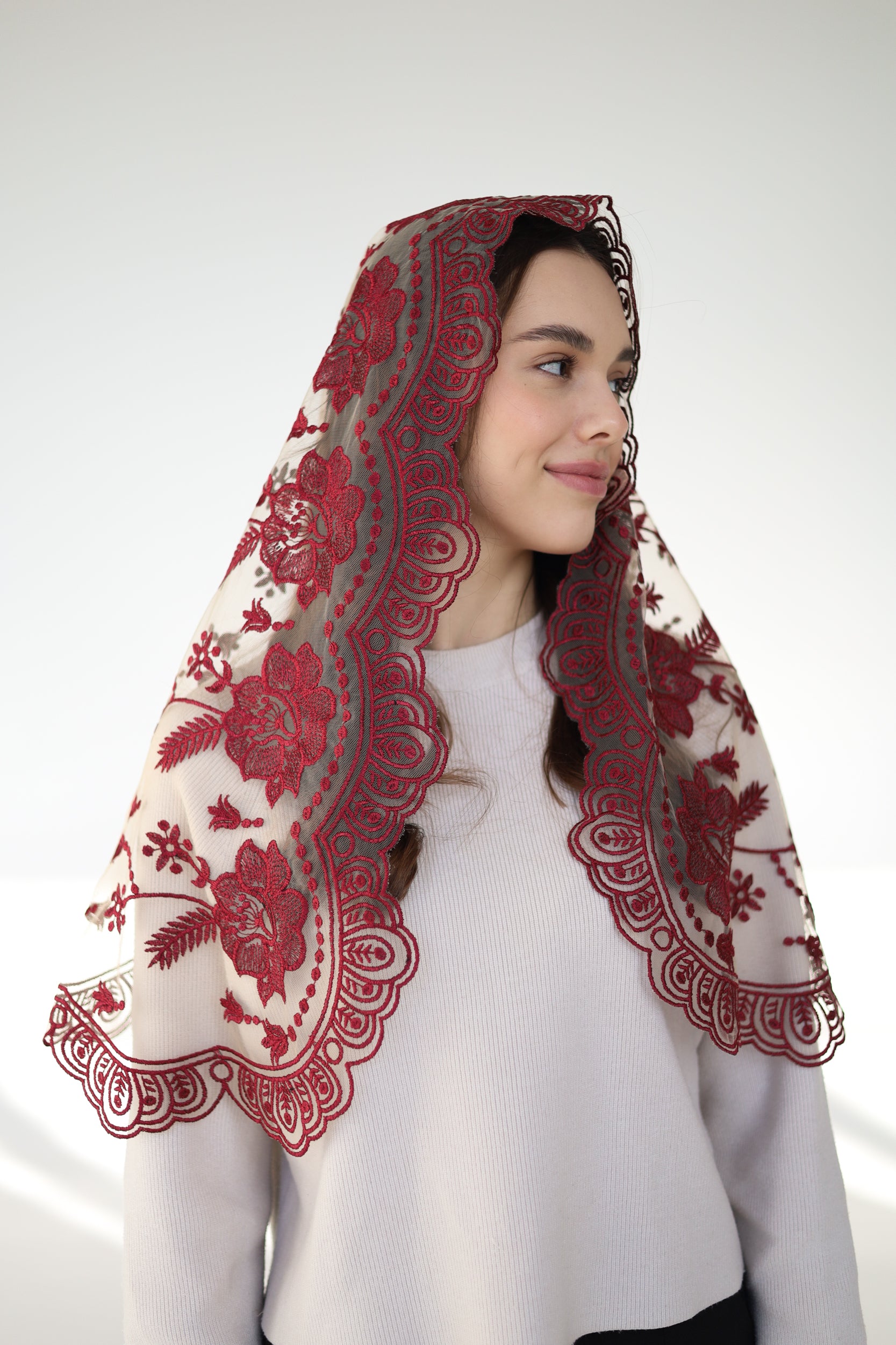 LONG BURGUNDY MANTILLA - MariaVeils