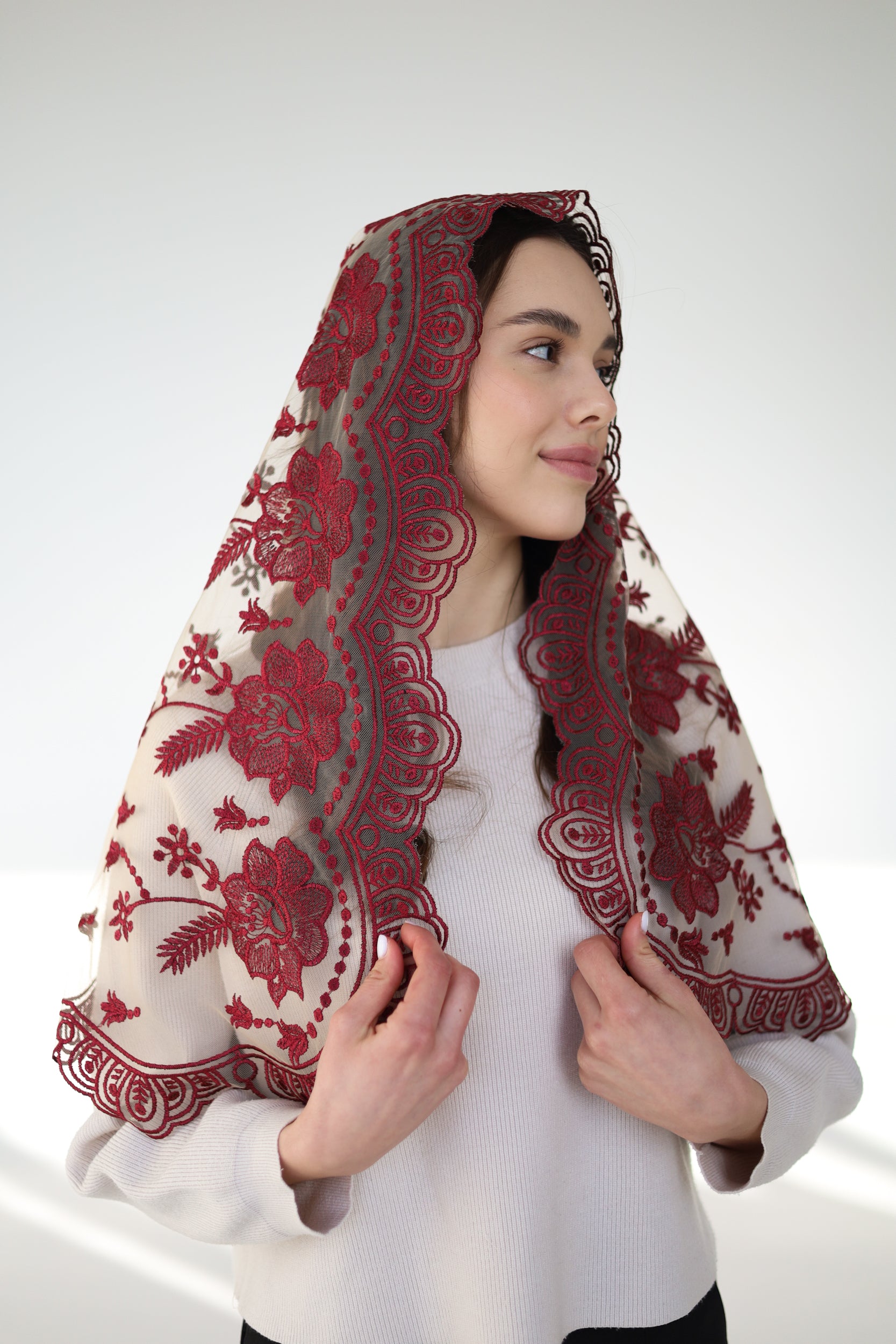 LONG BURGUNDY MANTILLA - MariaVeils