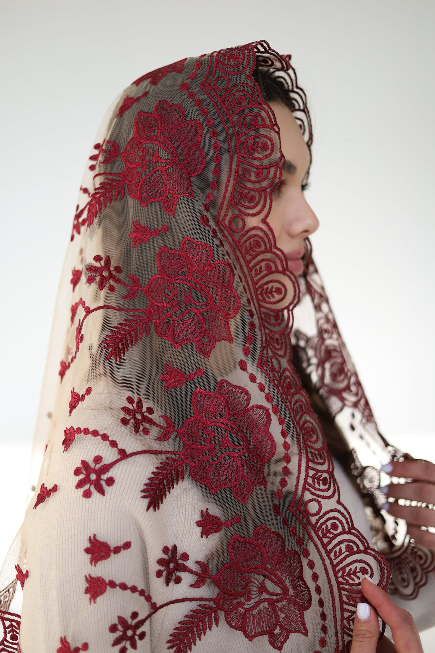 LONG BURGUNDY MANTILLA - MariaVeils