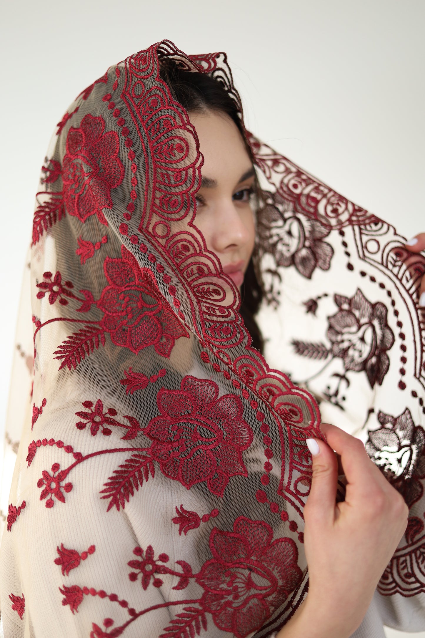 LONG BURGUNDY MANTILLA - MariaVeils
