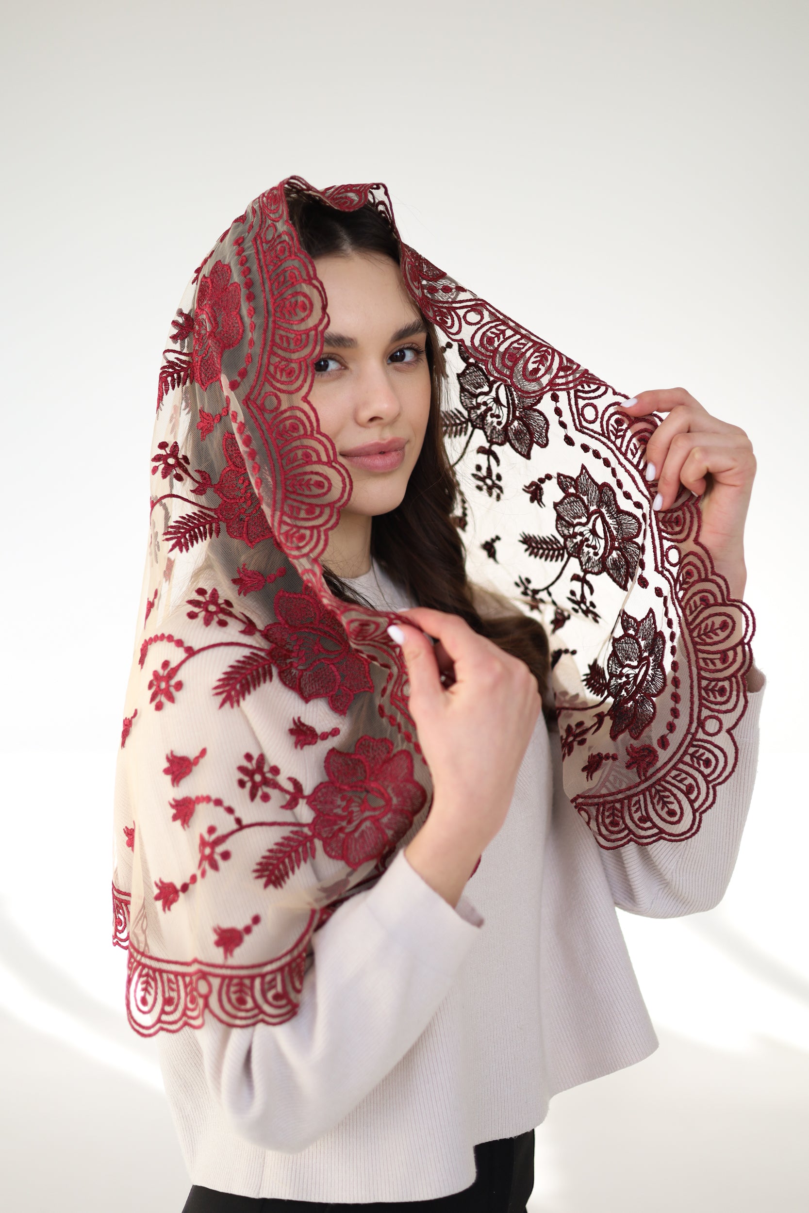 LONG BURGUNDY MANTILLA - MariaVeils