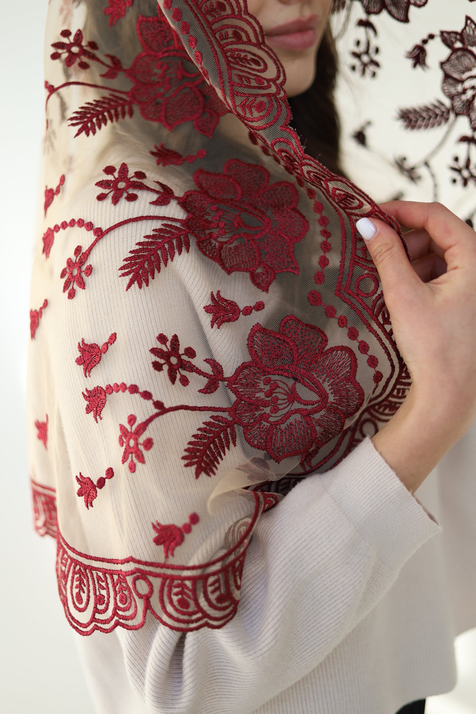 LONG BURGUNDY MANTILLA - MariaVeils
