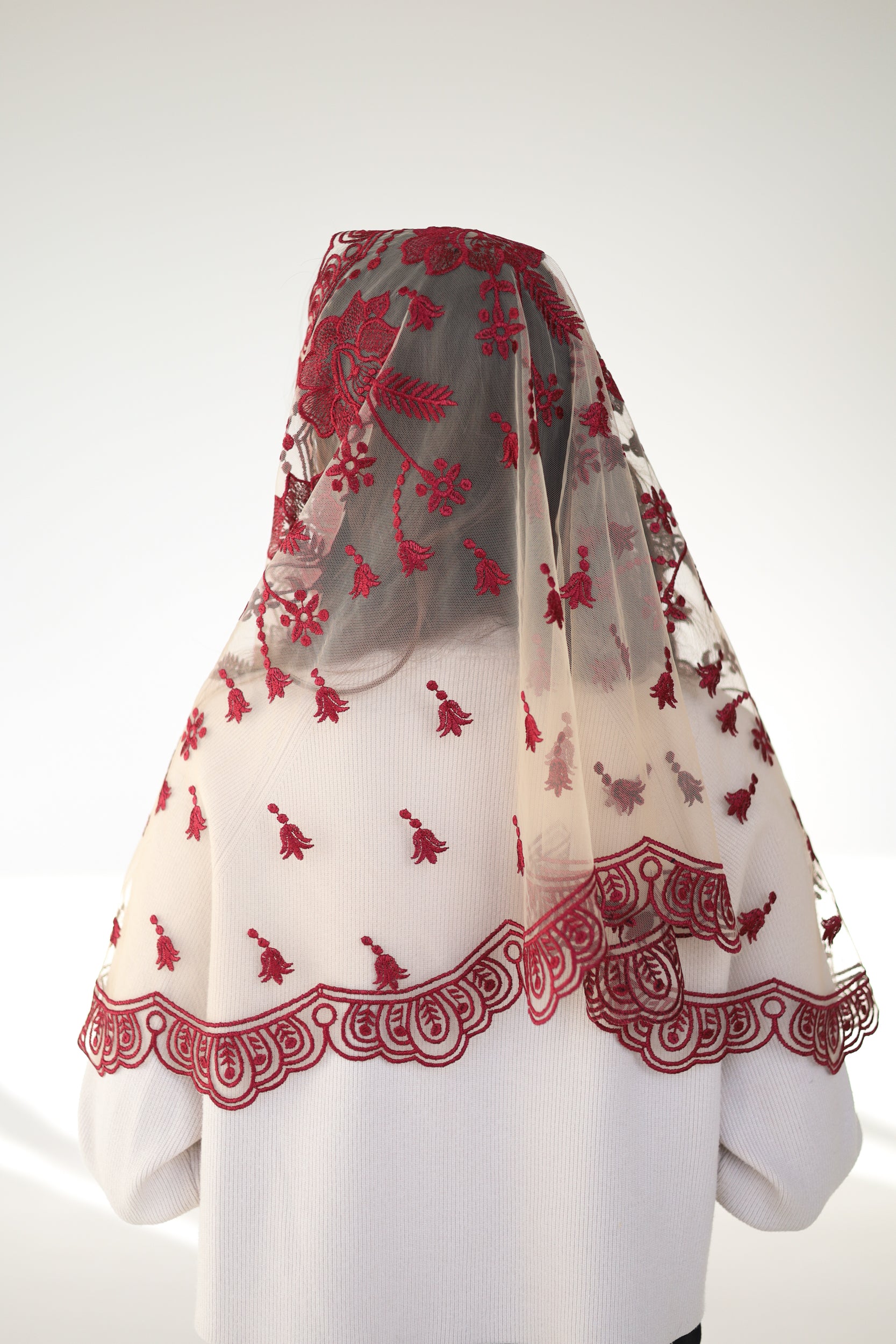 LONG BURGUNDY MANTILLA - MariaVeils
