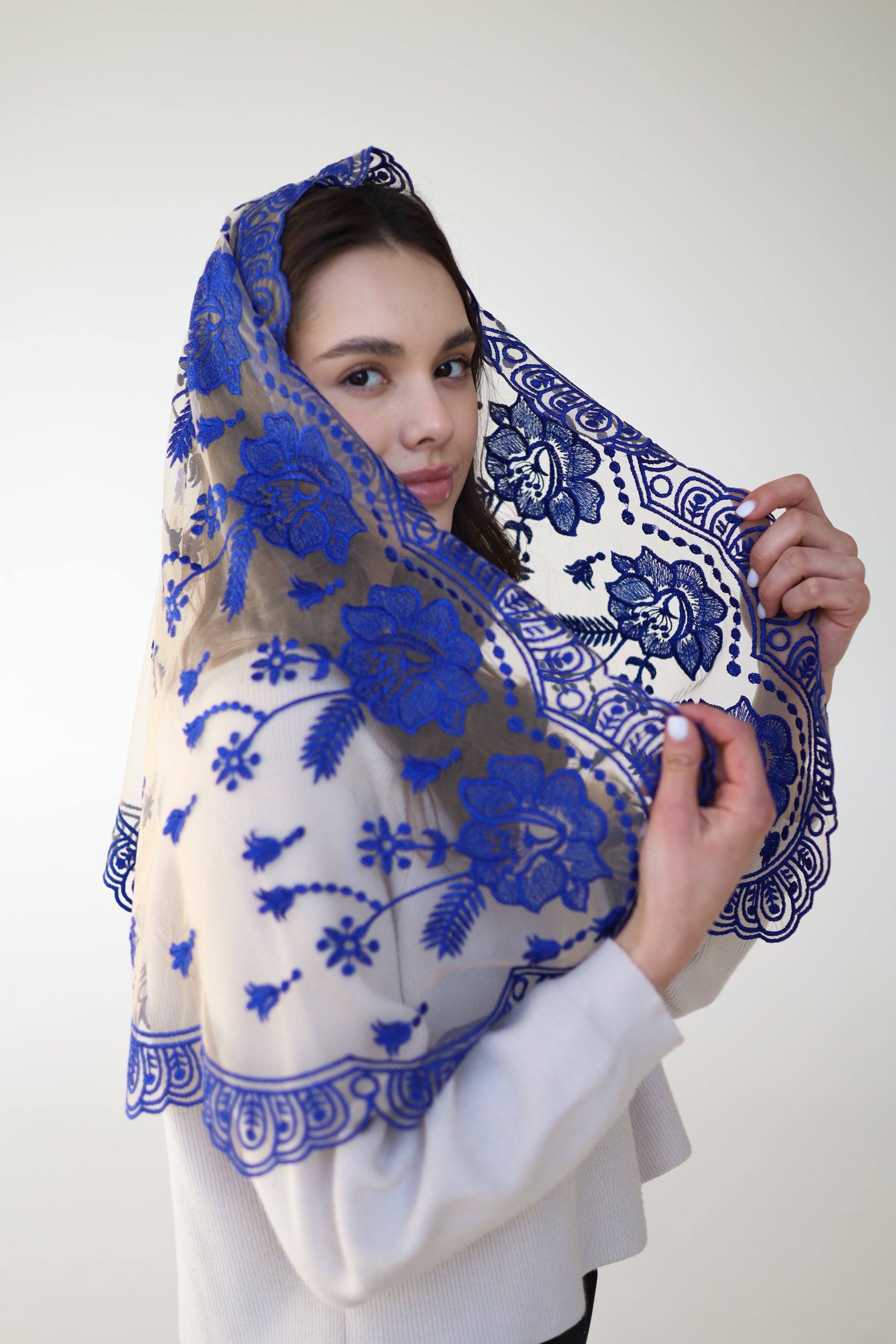 LONG VEIL WITH BLUE FLOWERS - MariaVeils