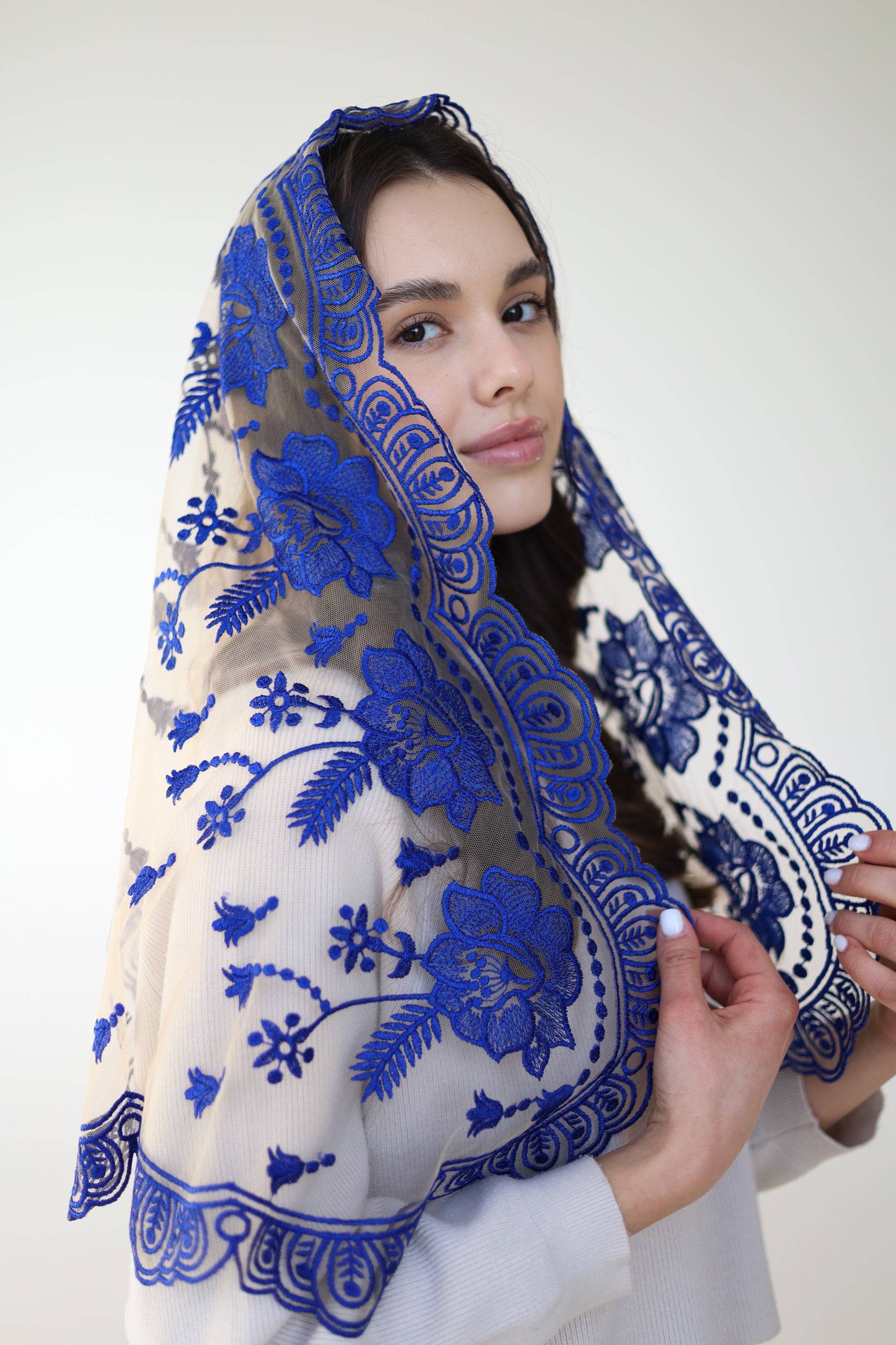LONG VEIL WITH BLUE FLOWERS - MariaVeils