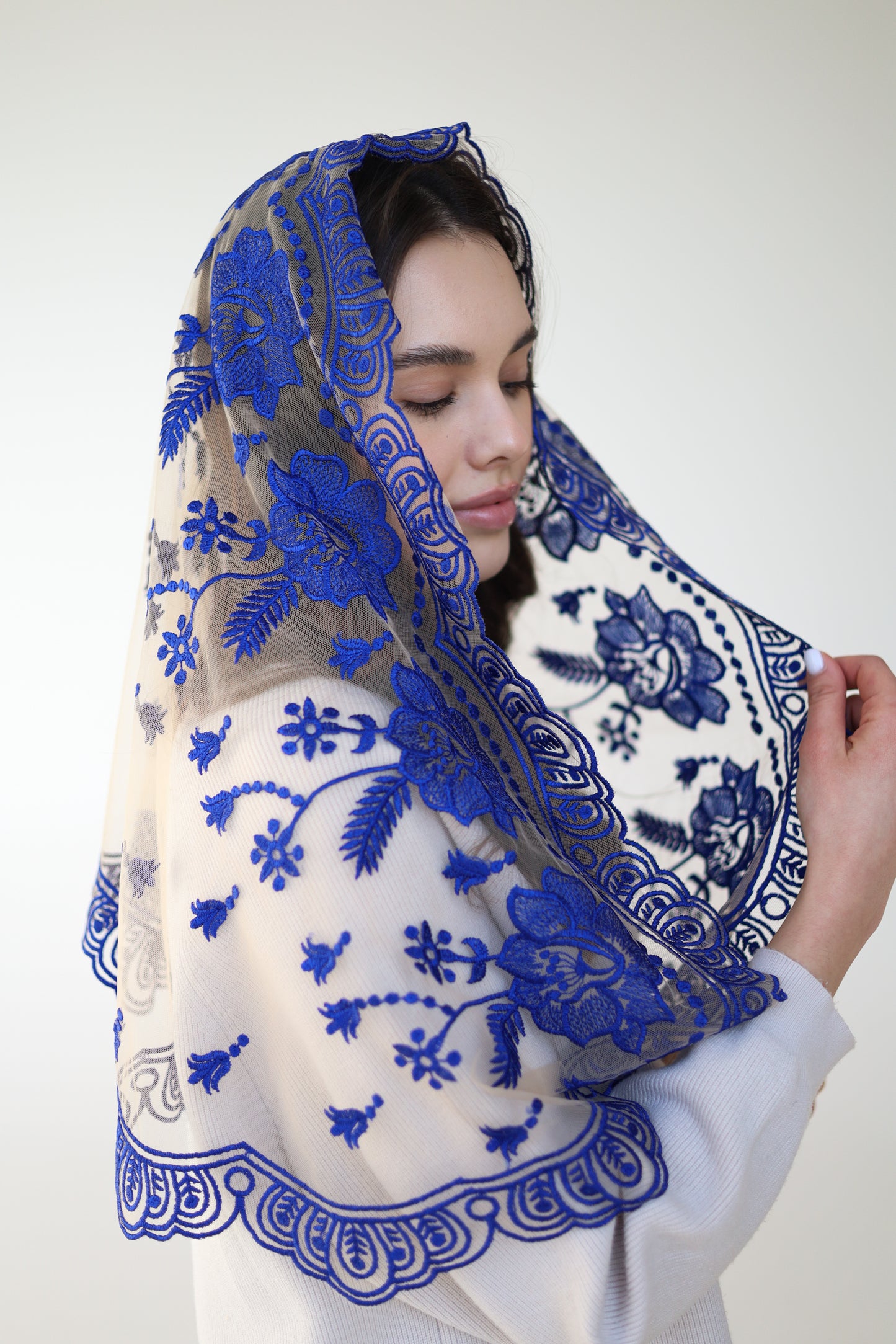 LONG VEIL WITH BLUE FLOWERS - MariaVeils