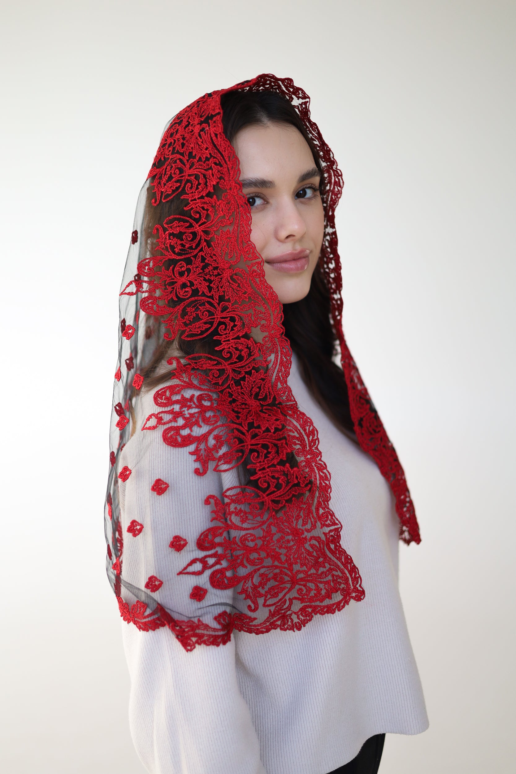 LONG RED MANTILLA - MariaVeils
