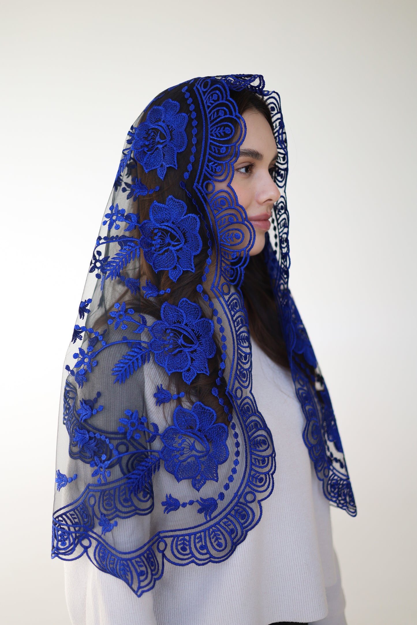 BLUE VEIL WITH BLACK TULLE - MariaVeils