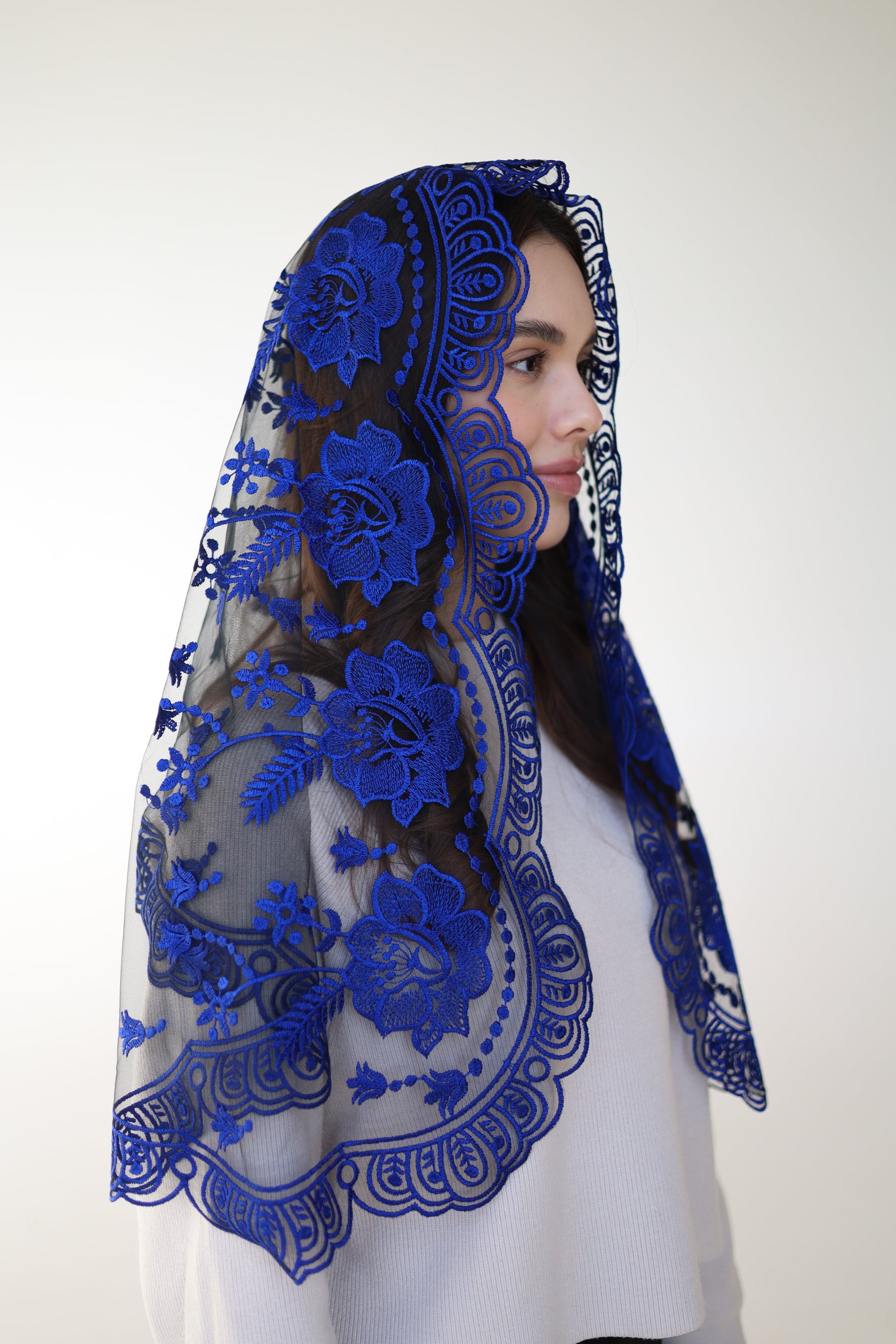 BLUE VEIL WITH BLACK TULLE - MariaVeils