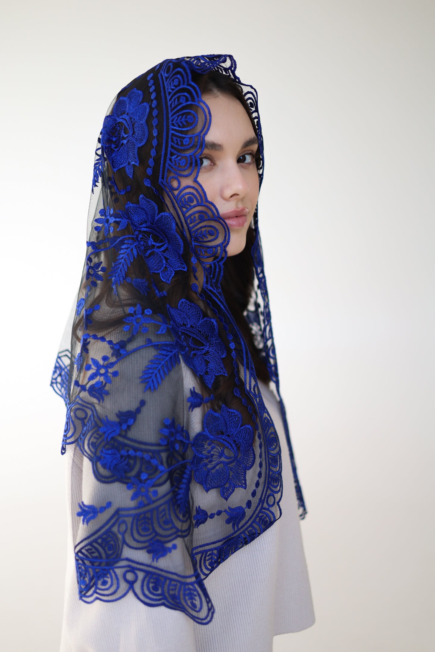 BLUE VEIL WITH BLACK TULLE - MariaVeils